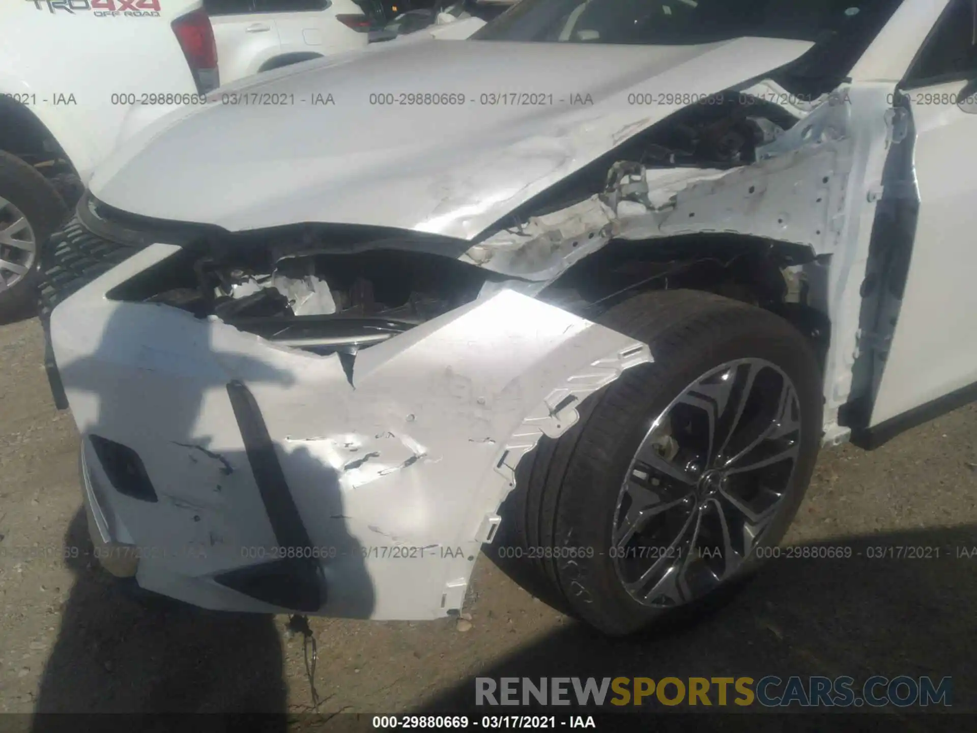 6 Photograph of a damaged car JTHY3JBH6K2004062 LEXUS UX 2019