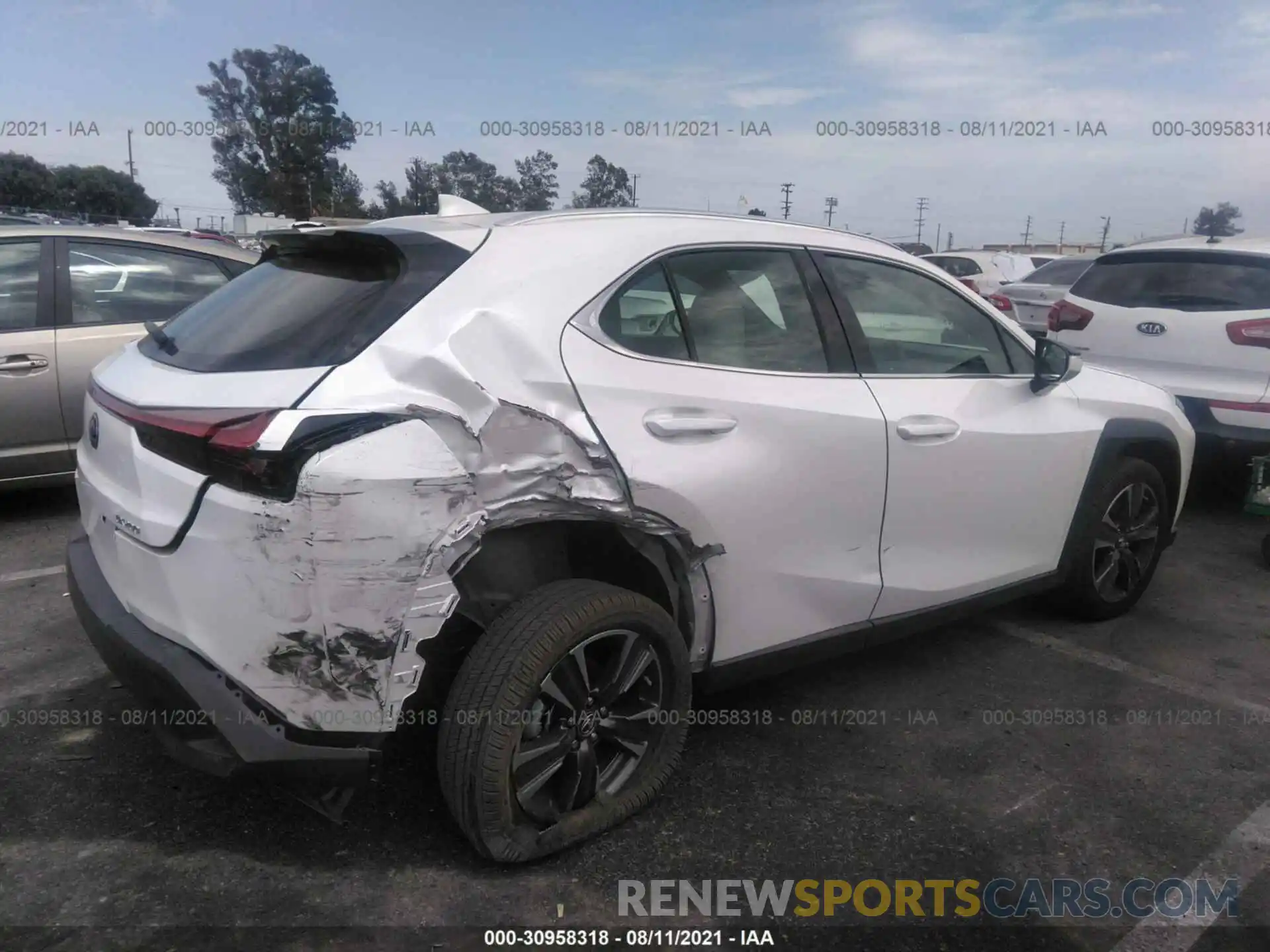 4 Photograph of a damaged car JTHY3JBH7K2014857 LEXUS UX 2019