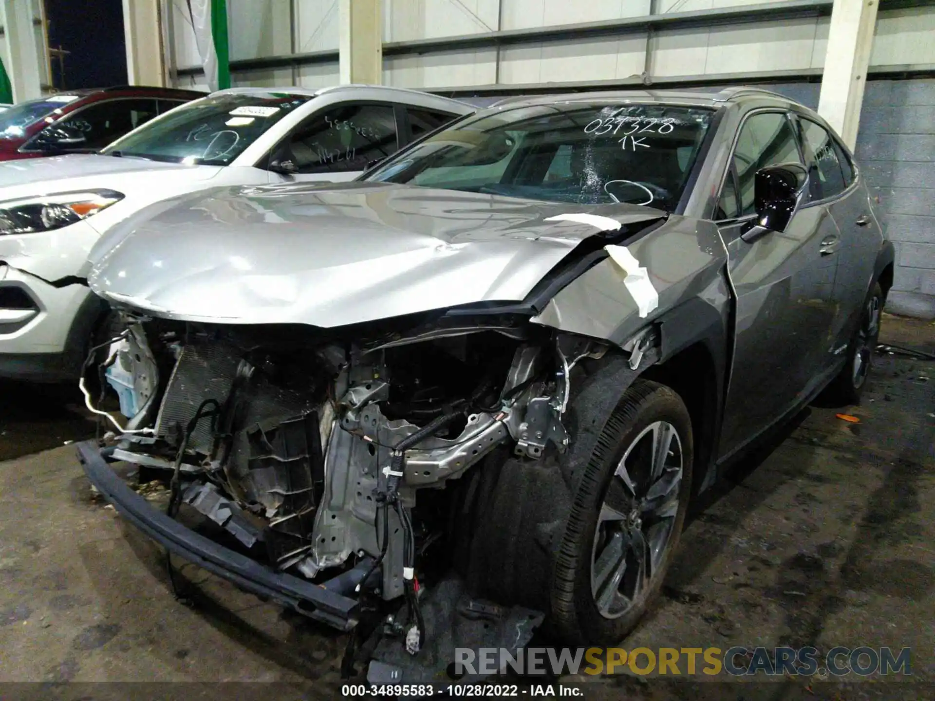 2 Photograph of a damaged car 00HP9JBH5L2031328 LEXUS UX 2020