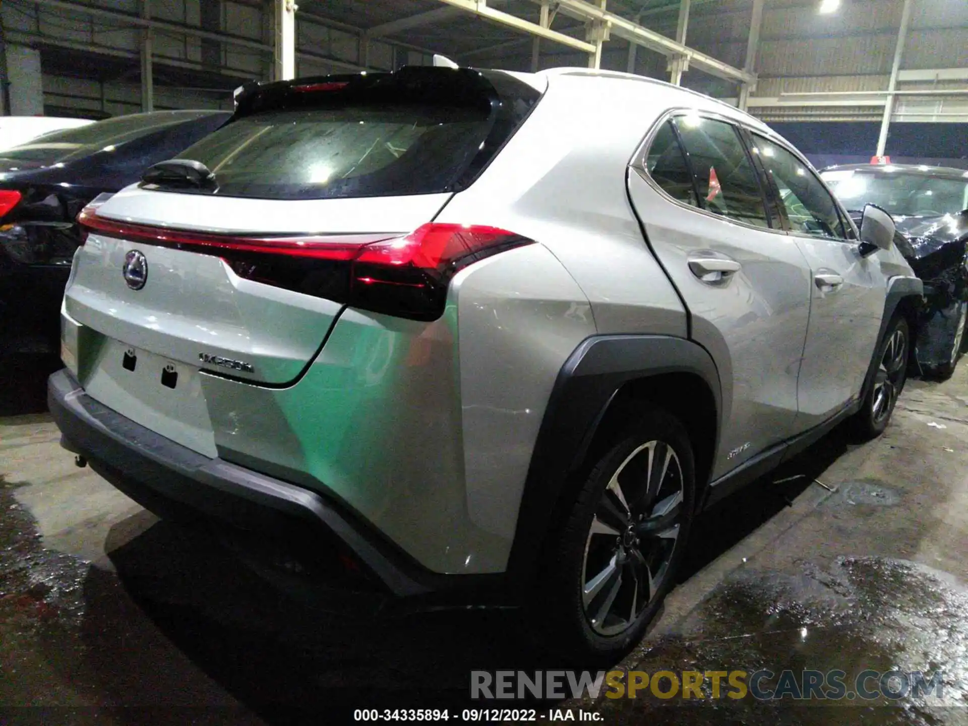 4 Photograph of a damaged car 00HX9JBH3L2033739 LEXUS UX 2020