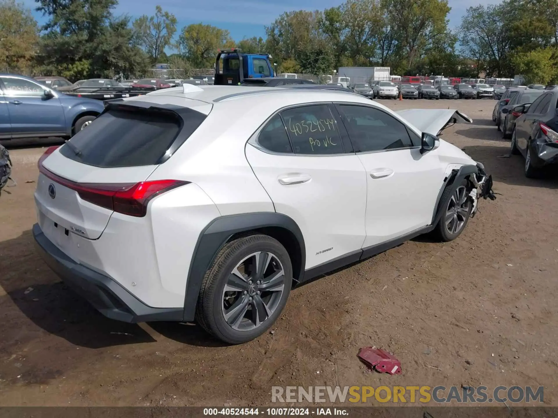 4 Photograph of a damaged car JTHP9JBH0L2033830 LEXUS UX 2020