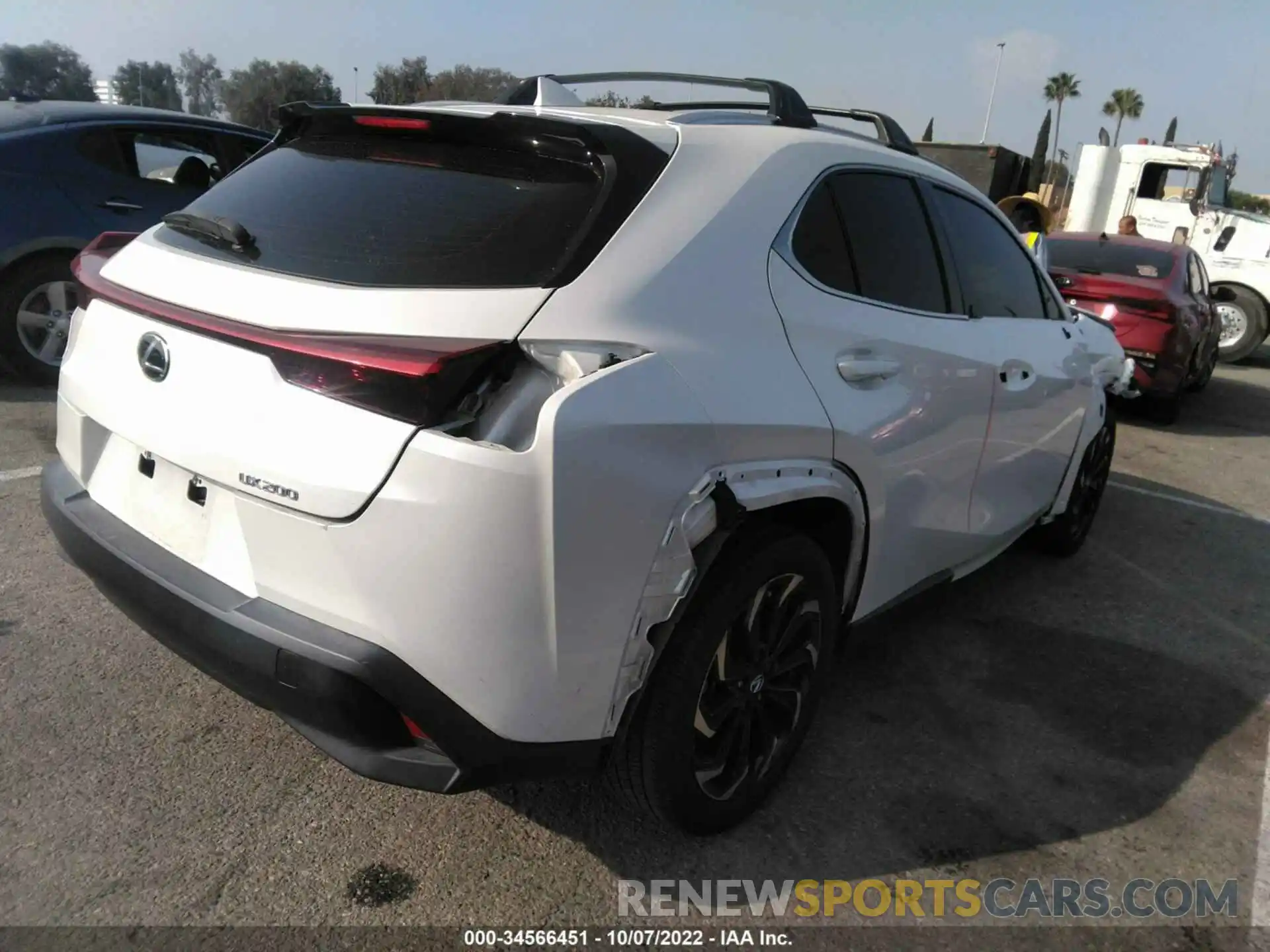 4 Photograph of a damaged car JTHX3JBH0L2024157 LEXUS UX 2020