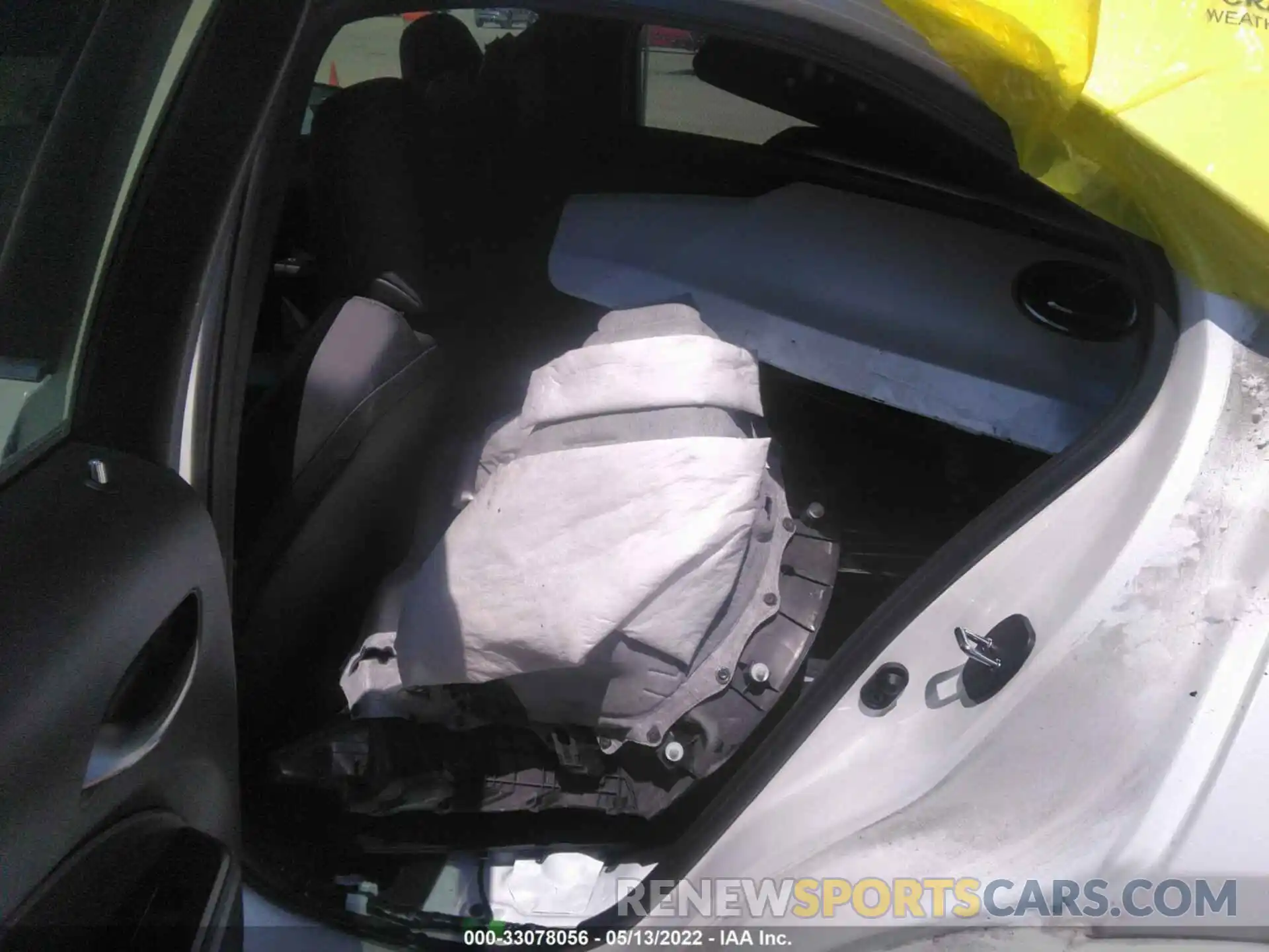 8 Photograph of a damaged car JTHX3JBH1L2022174 LEXUS UX 2020