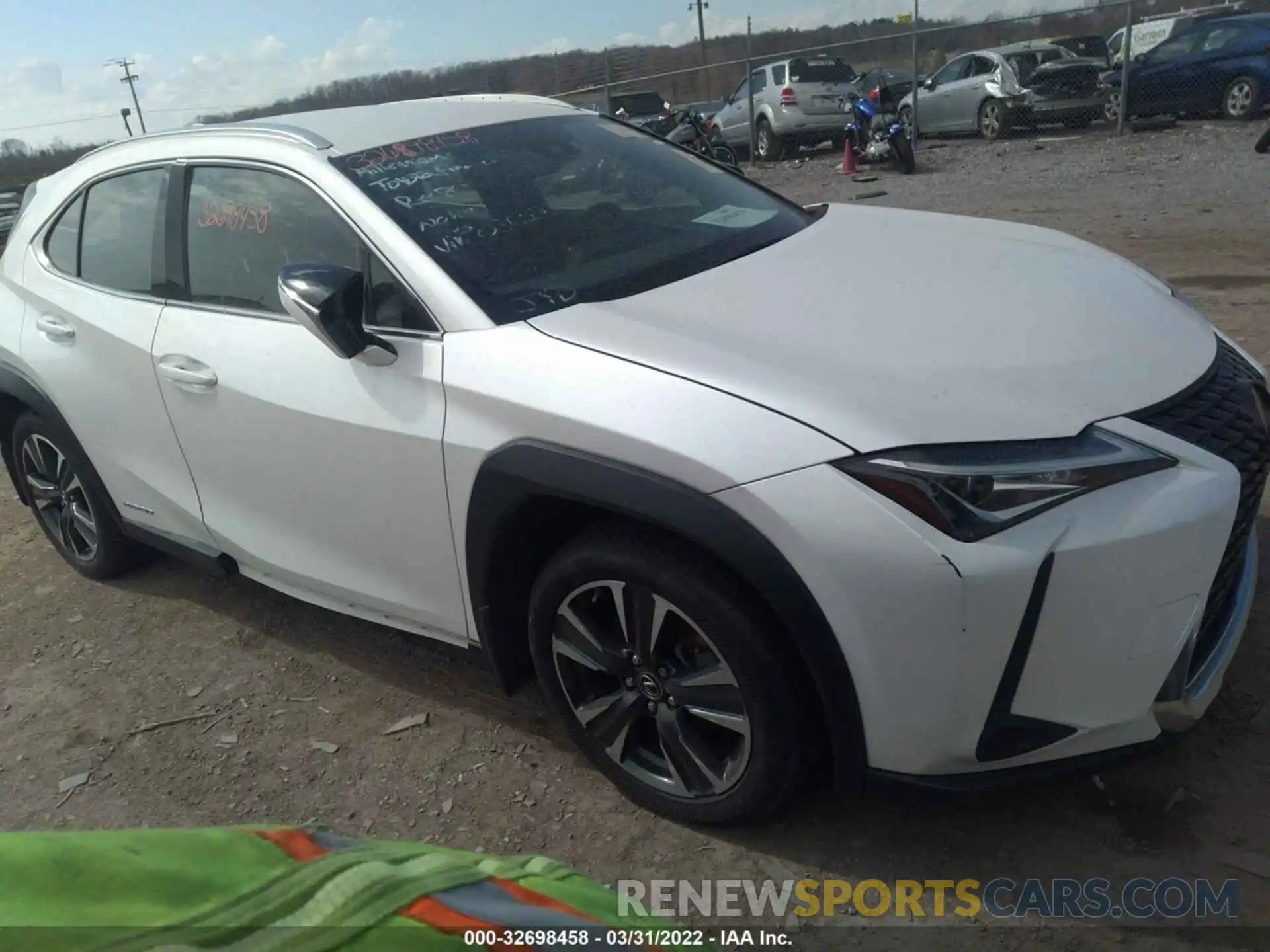 1 Photograph of a damaged car JTHX9JBH2L2036292 LEXUS UX 2020