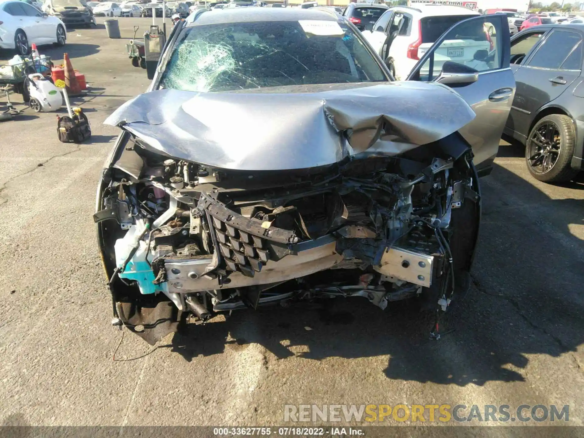 6 Photograph of a damaged car JTHX9JBH3L2033319 LEXUS UX 2020