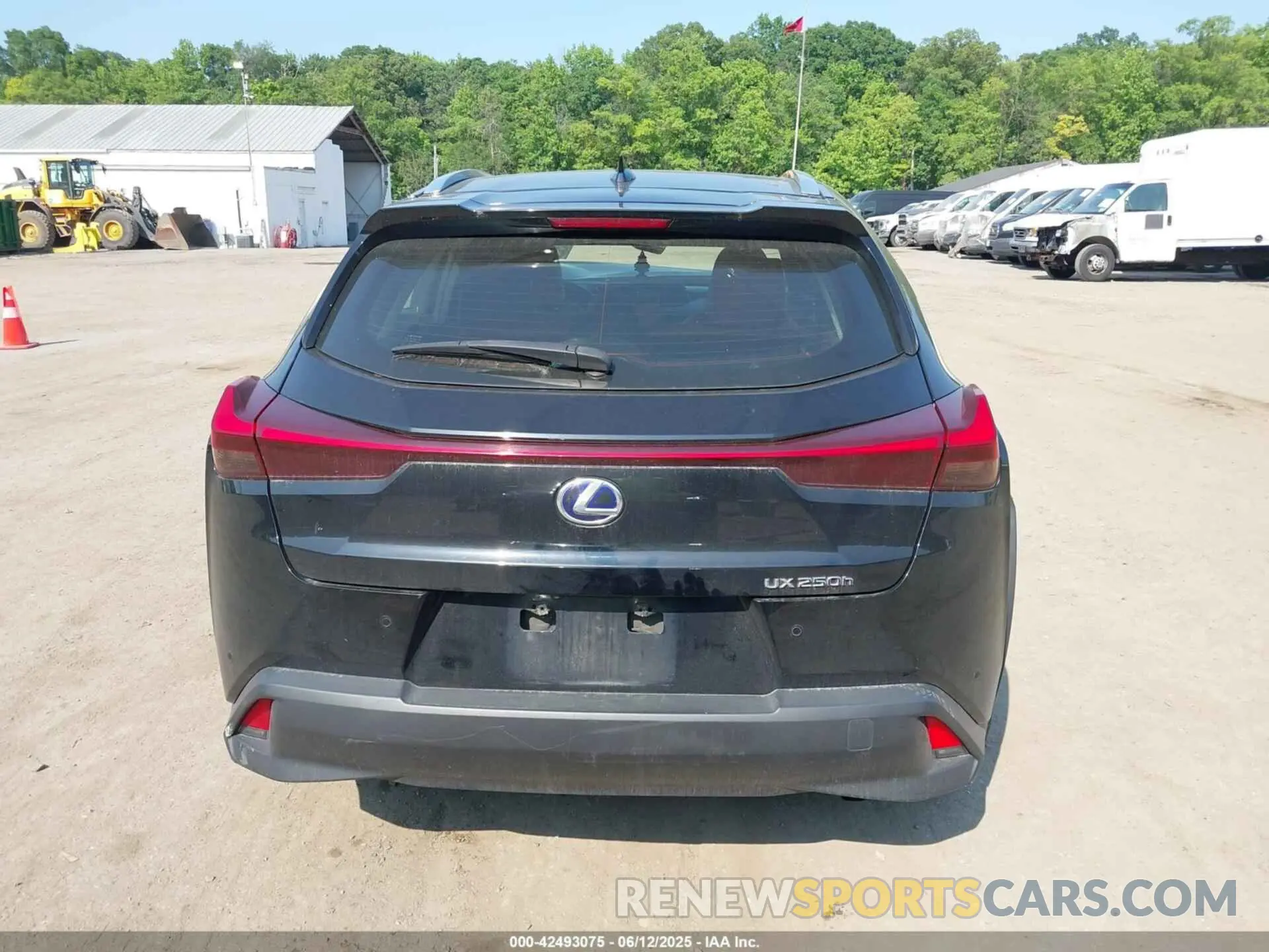 16 Photograph of a damaged car JTHP9JBH2M2045897 LEXUS UX 2021