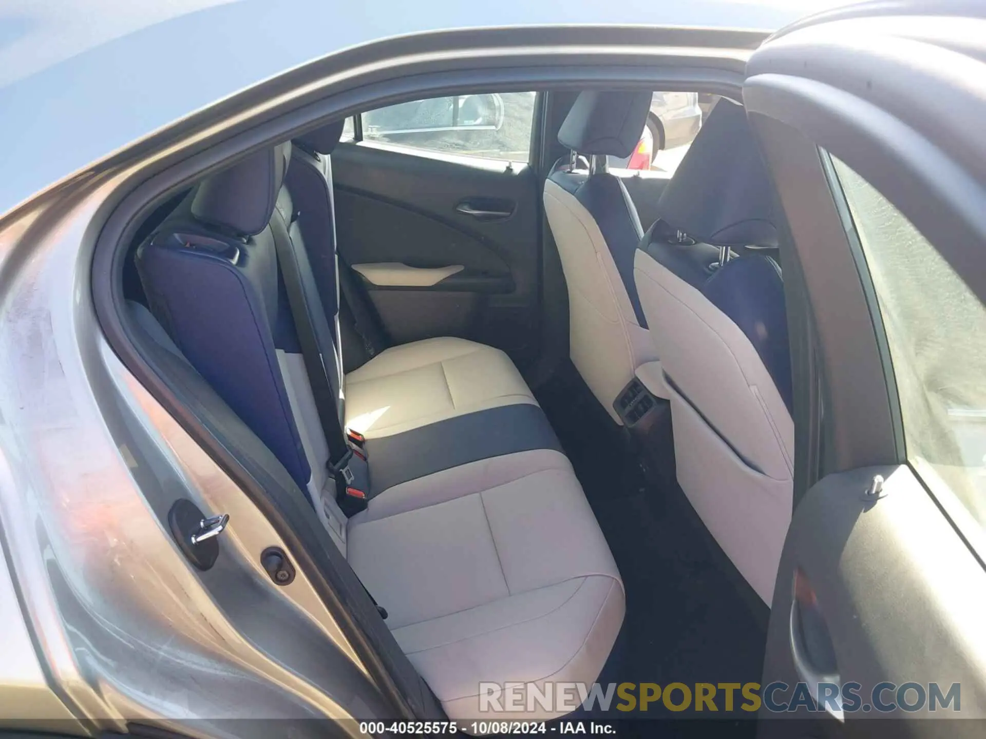 8 Photograph of a damaged car JTHX3JBH7M2042463 LEXUS UX 2021