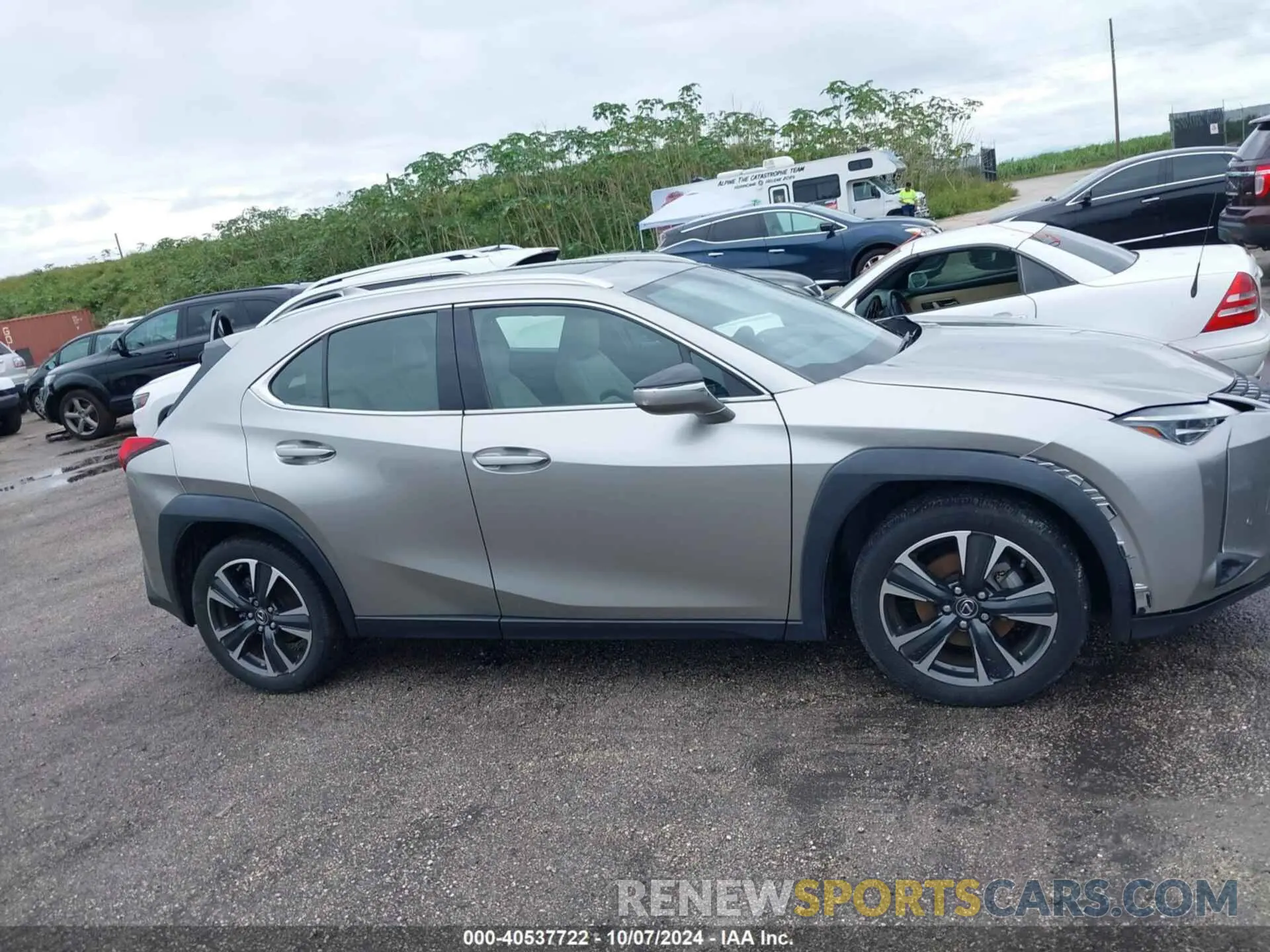 13 Photograph of a damaged car JTHX3JBH8M2032220 LEXUS UX 2021