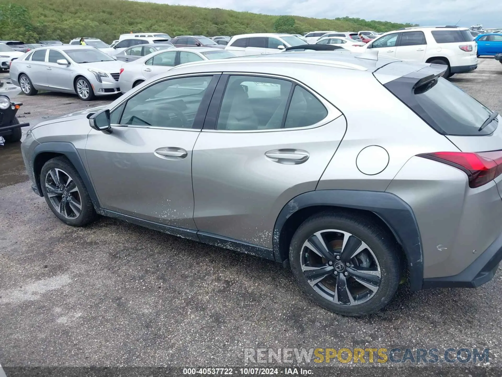 14 Photograph of a damaged car JTHX3JBH8M2032220 LEXUS UX 2021