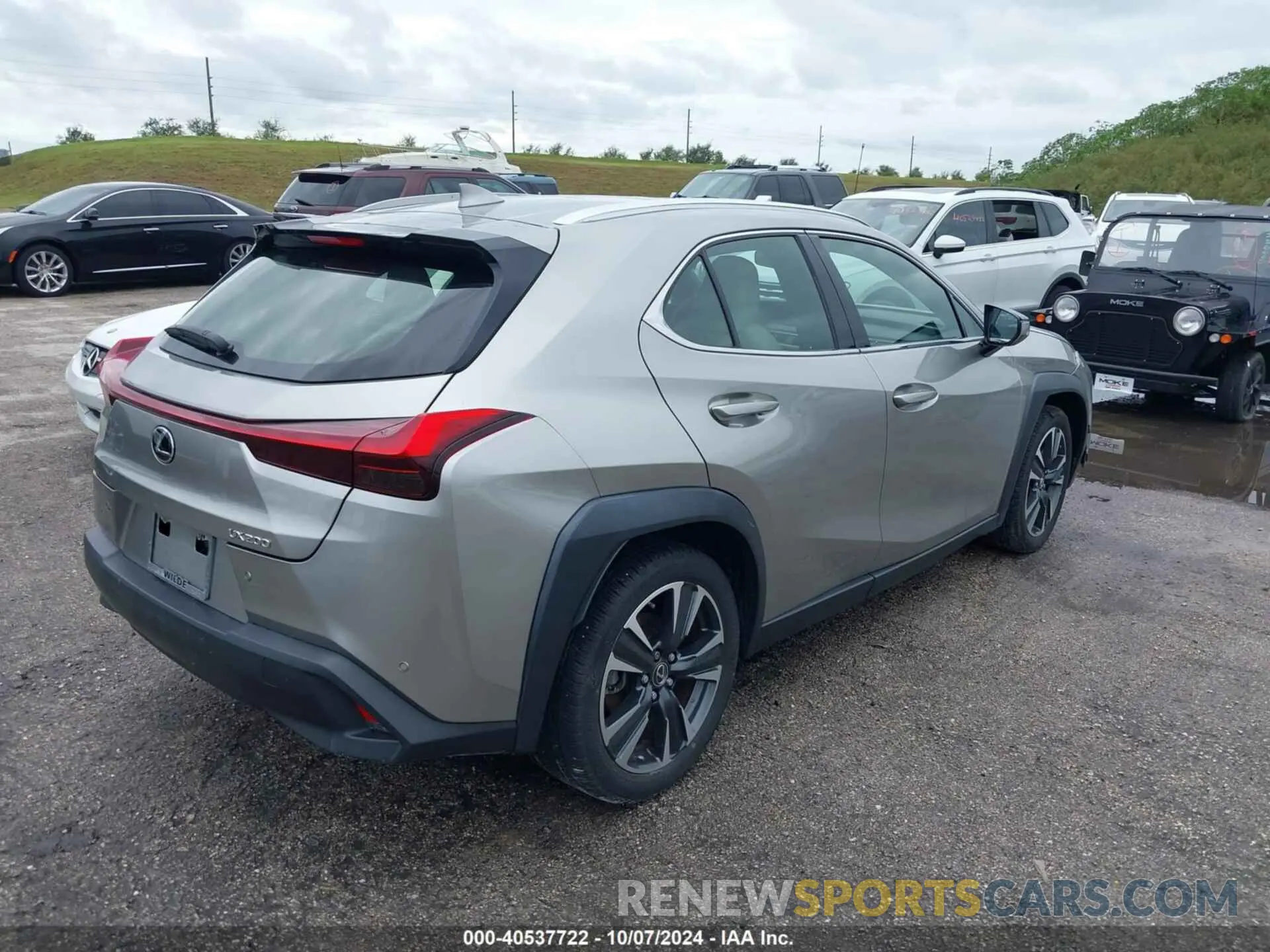 4 Photograph of a damaged car JTHX3JBH8M2032220 LEXUS UX 2021