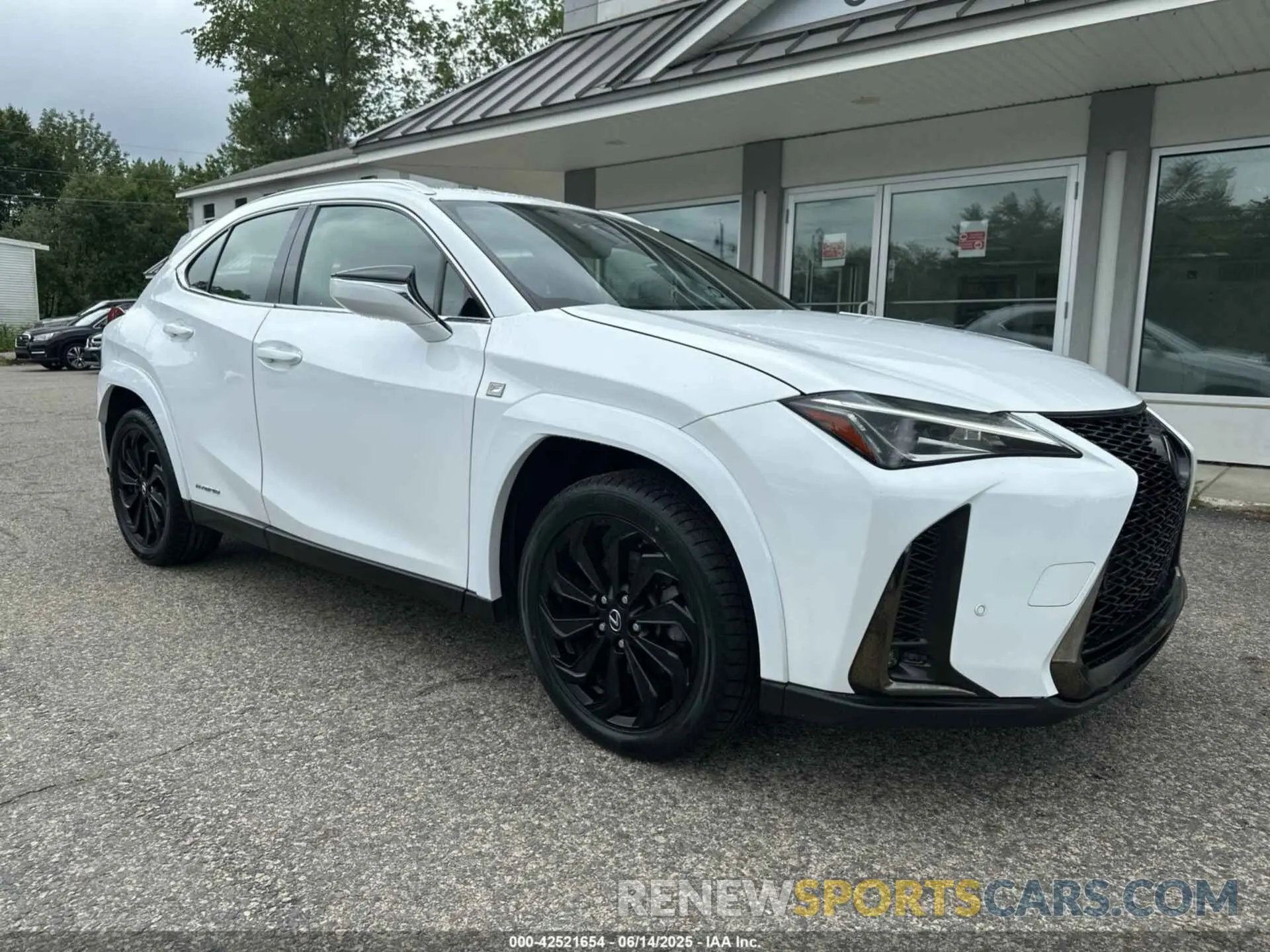 1 Photograph of a damaged car JTHR9JBH5N2060372 LEXUS UX 2022