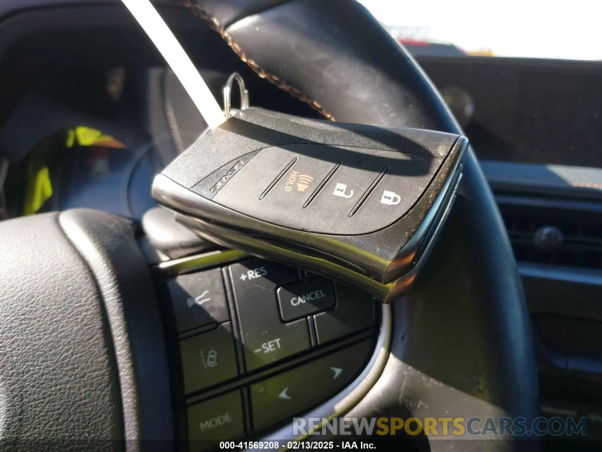 11 Photograph of a damaged car JTHU9JBH1K2007982 LEXUS UX 250H 2019