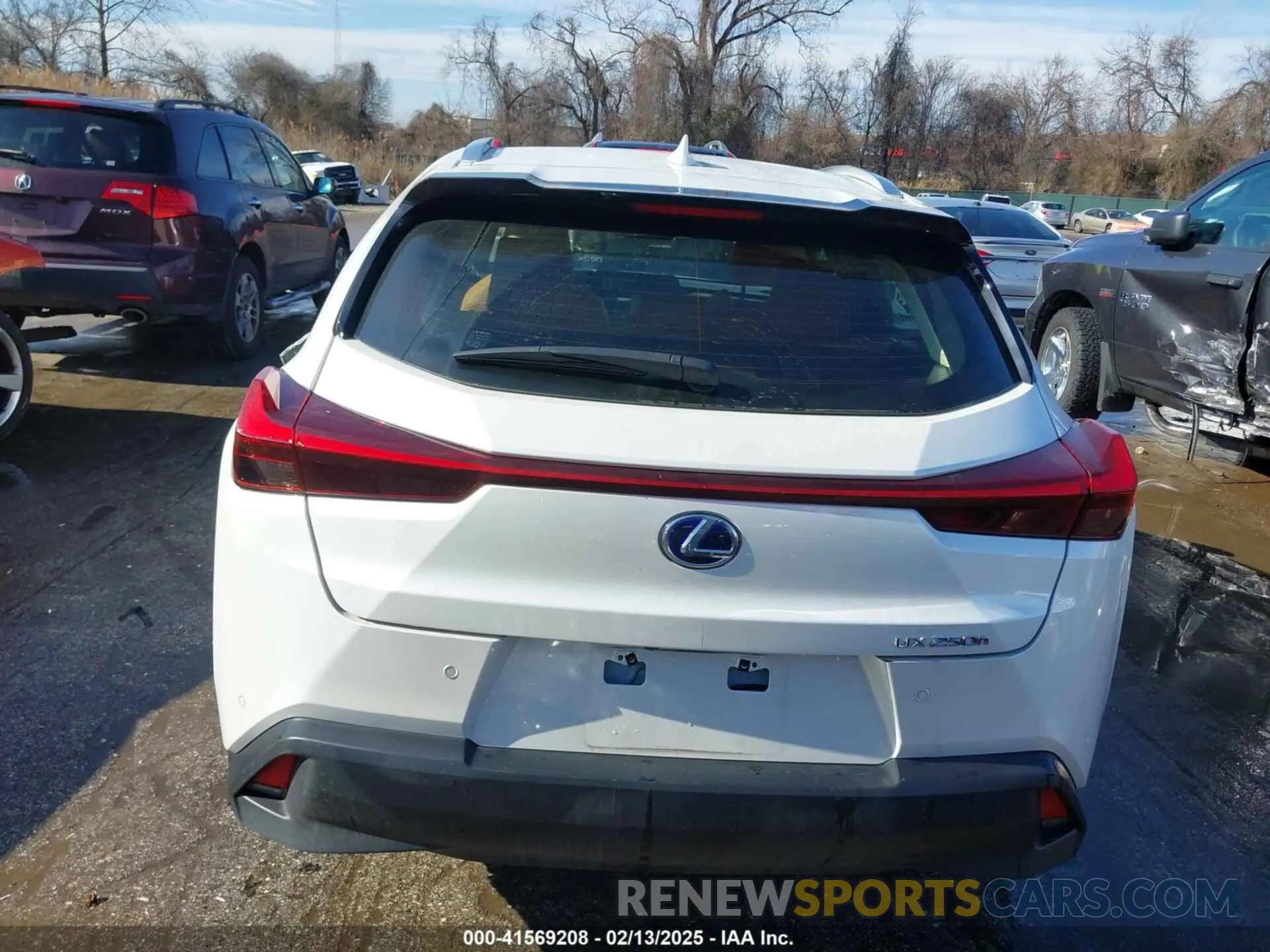 16 Photograph of a damaged car JTHU9JBH1K2007982 LEXUS UX 250H 2019
