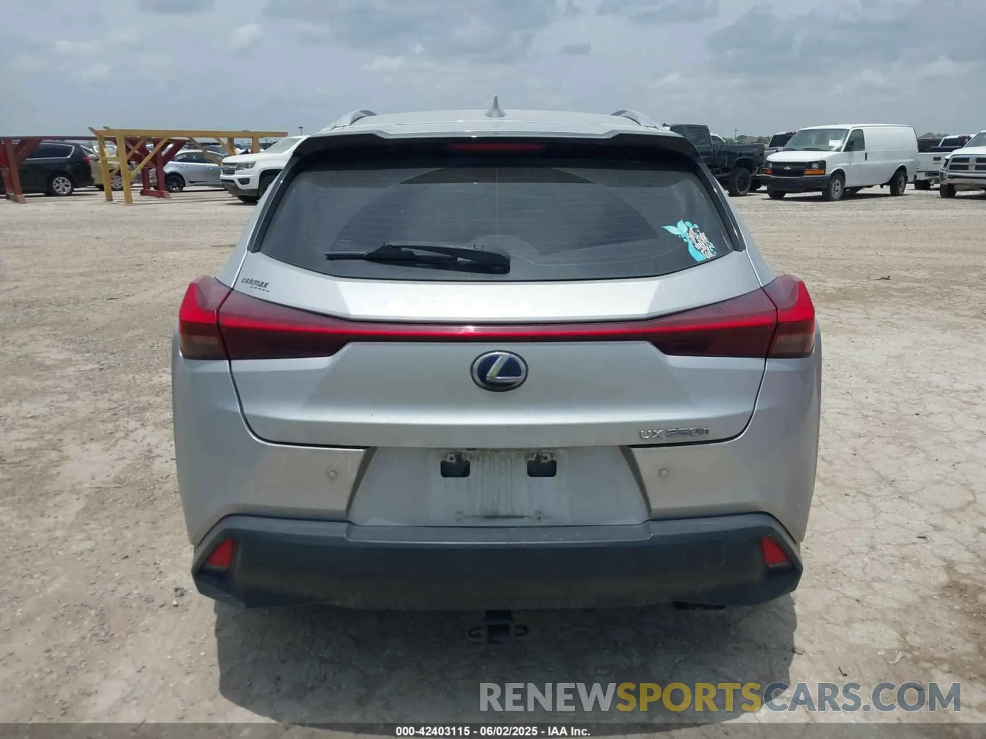 17 Photograph of a damaged car JTHU9JBH1K2010977 LEXUS UX 250H 2019