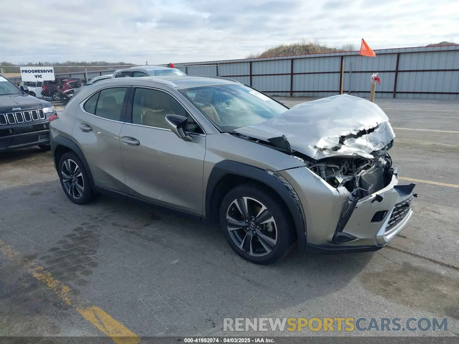 1 Photograph of a damaged car JTHU9JBH4K2005403 LEXUS UX 250H 2019