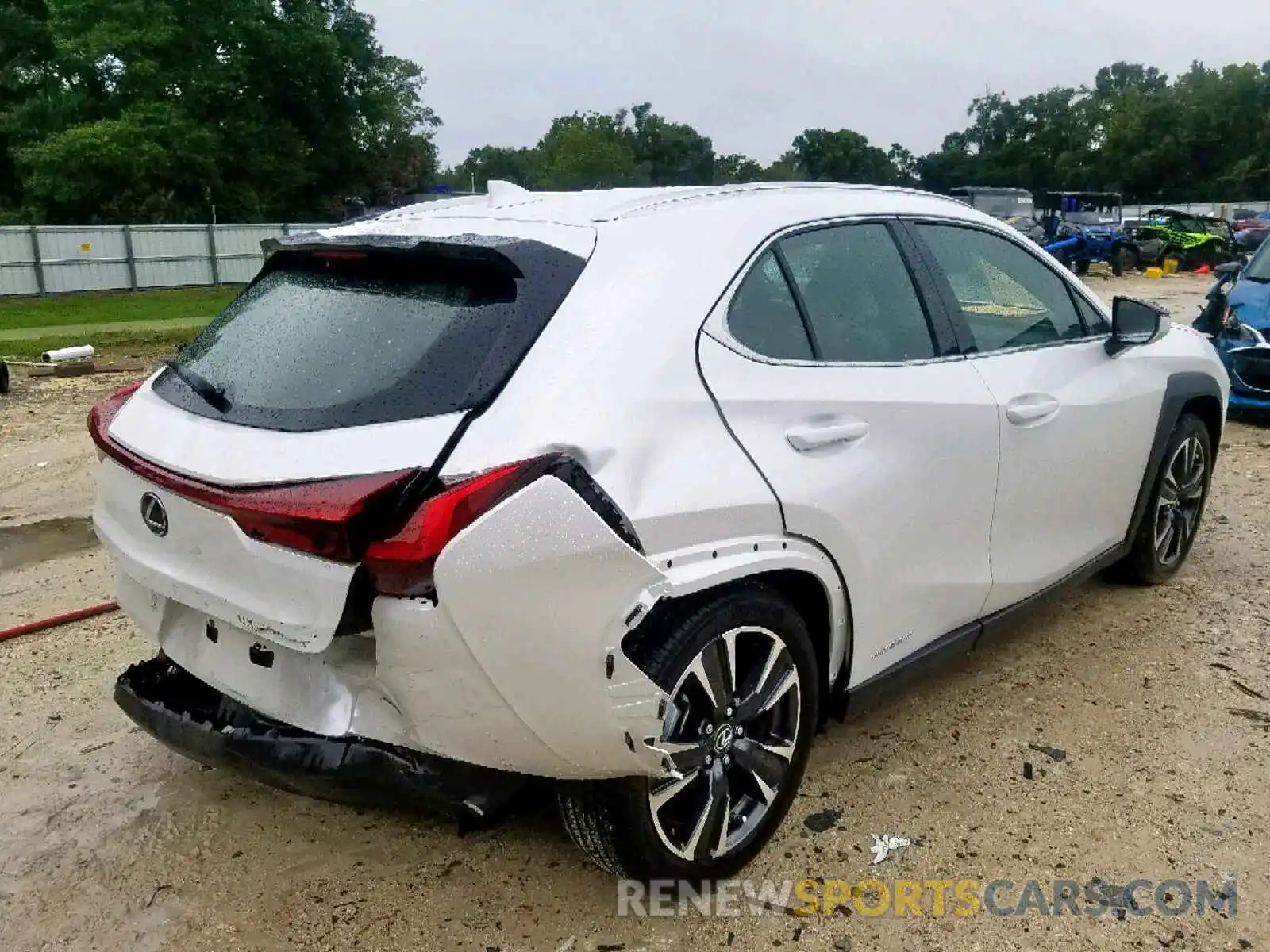 4 Photograph of a damaged car JTHU9JBH4K2007121 LEXUS UX 250H 2019