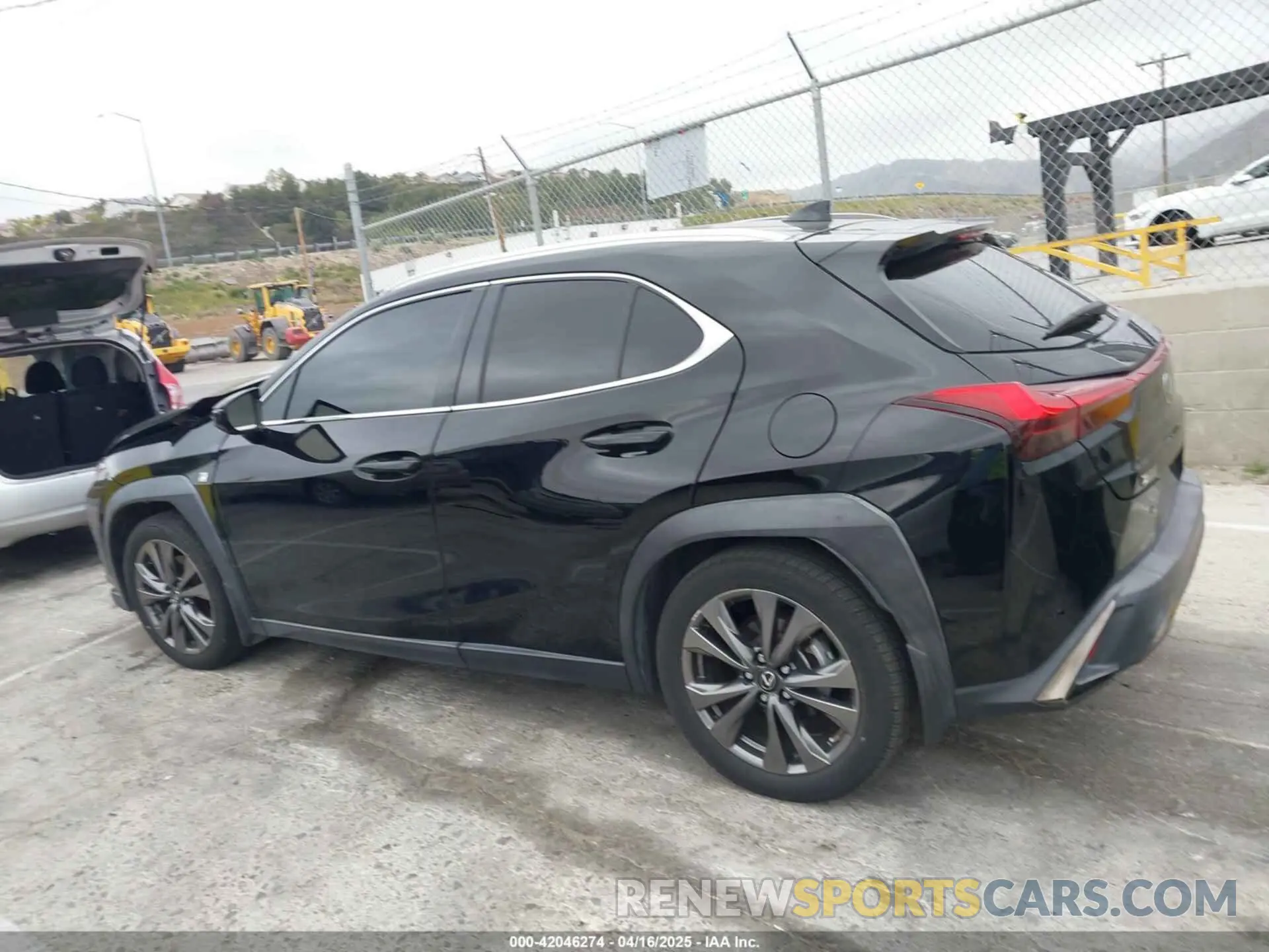 14 Photograph of a damaged car JTHU9JBH5K2018239 LEXUS UX 250H 2019