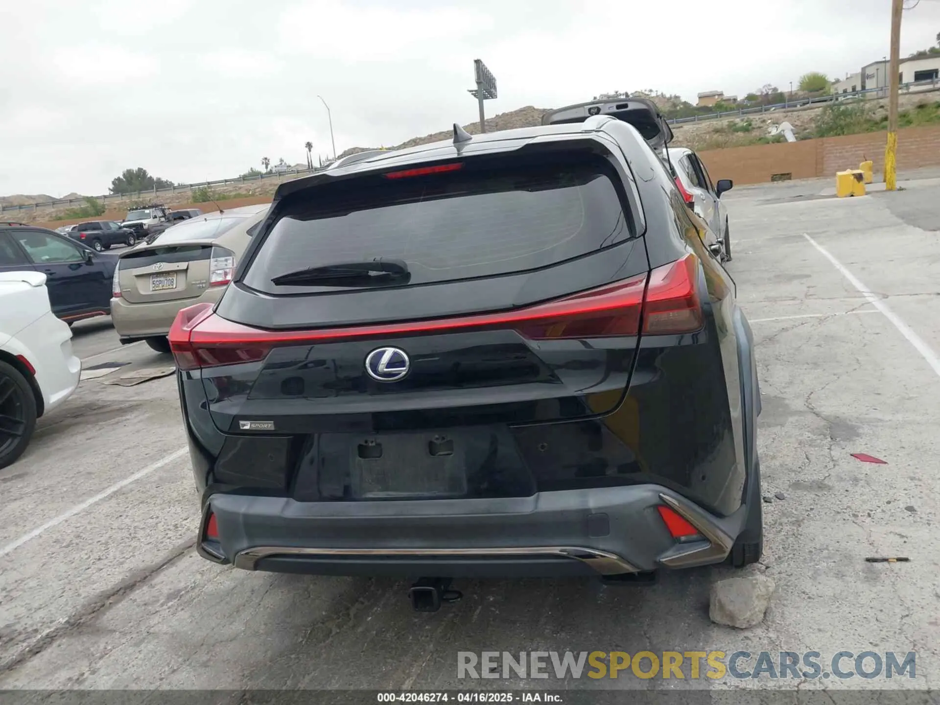 16 Photograph of a damaged car JTHU9JBH5K2018239 LEXUS UX 250H 2019