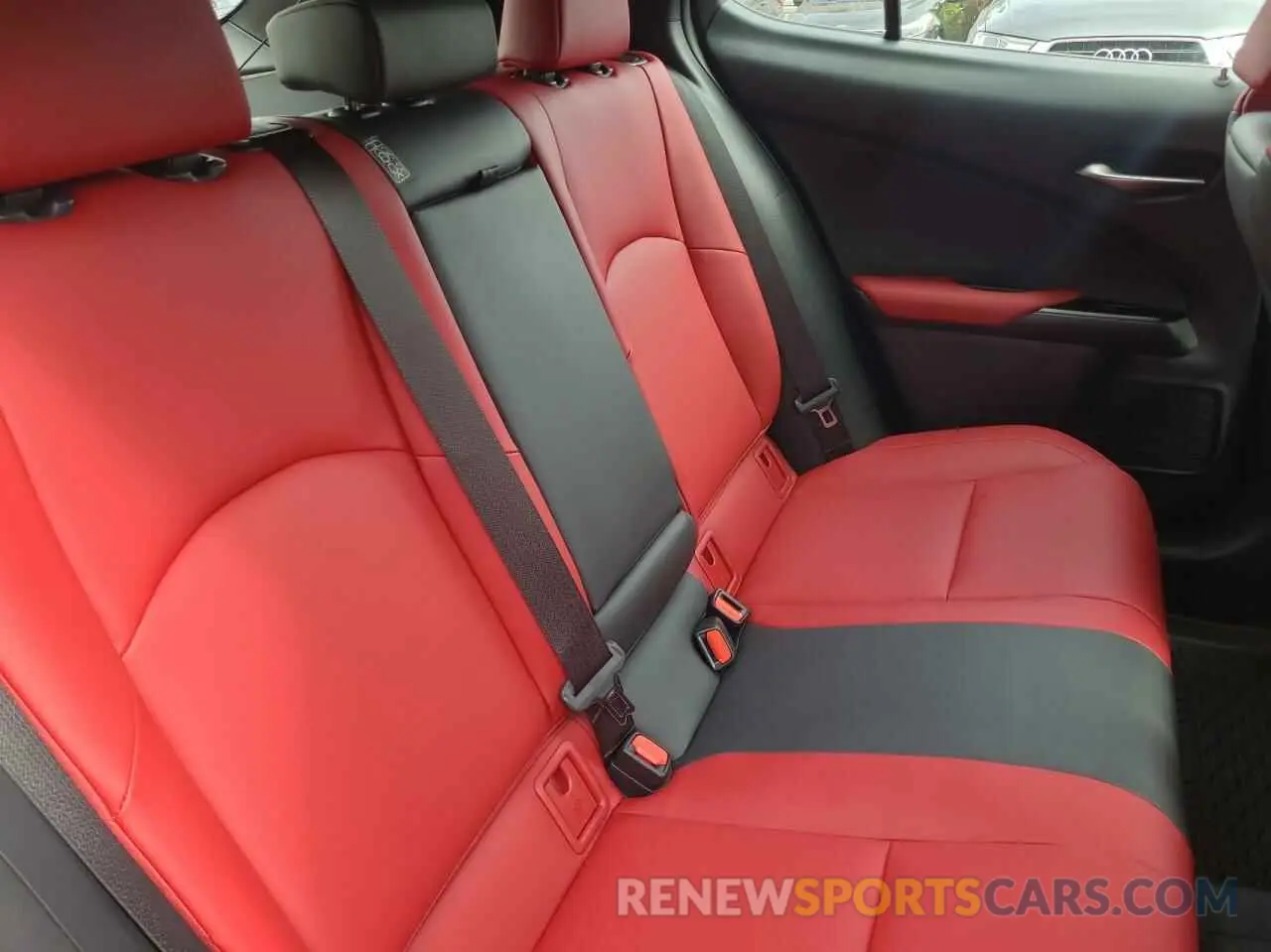 6 Photograph of a damaged car JTHU9JBH6K2011980 LEXUS UX 250H 2019