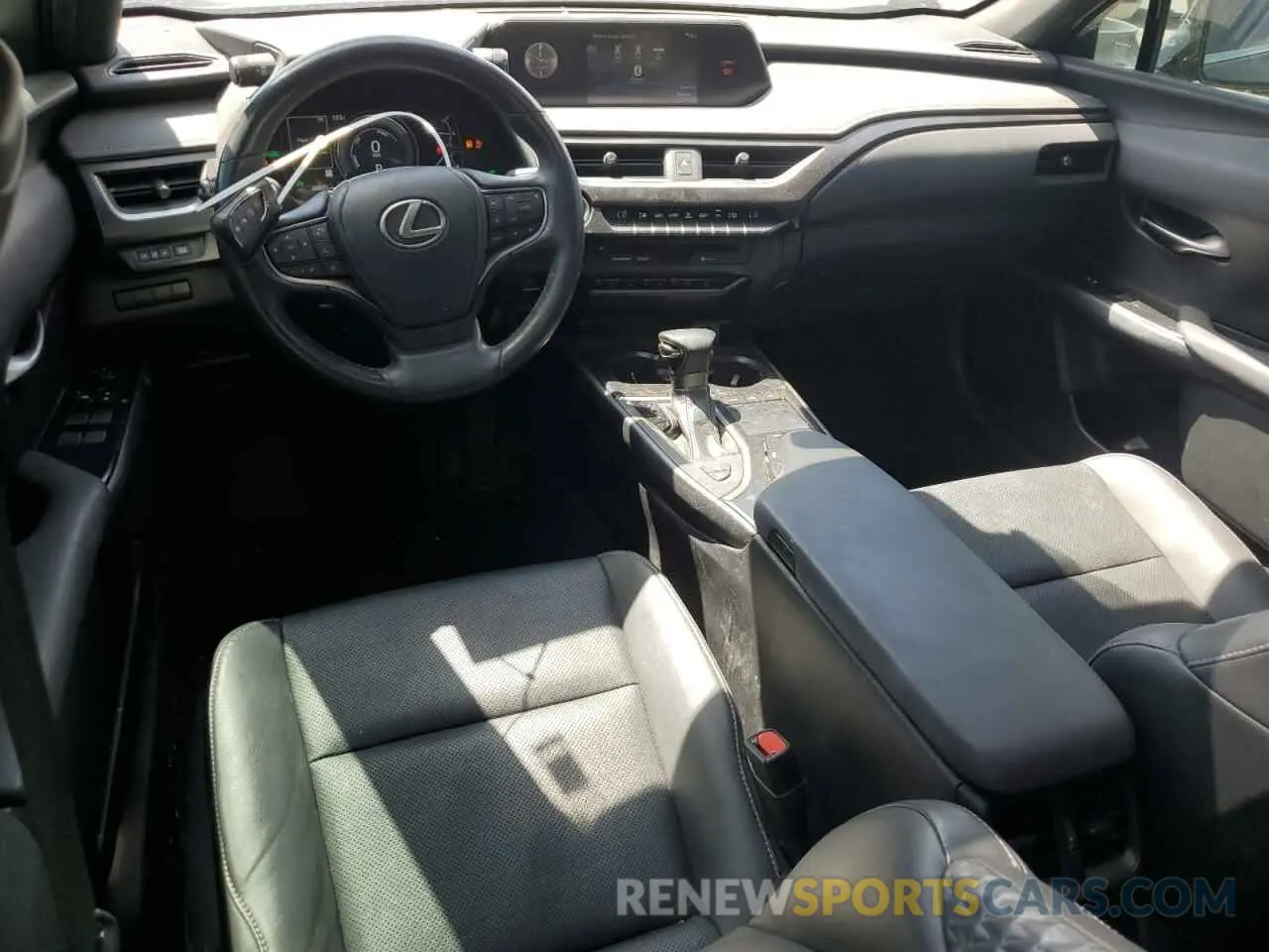 8 Photograph of a damaged car JTHU9JBH6K2016760 LEXUS UX 250H 2019