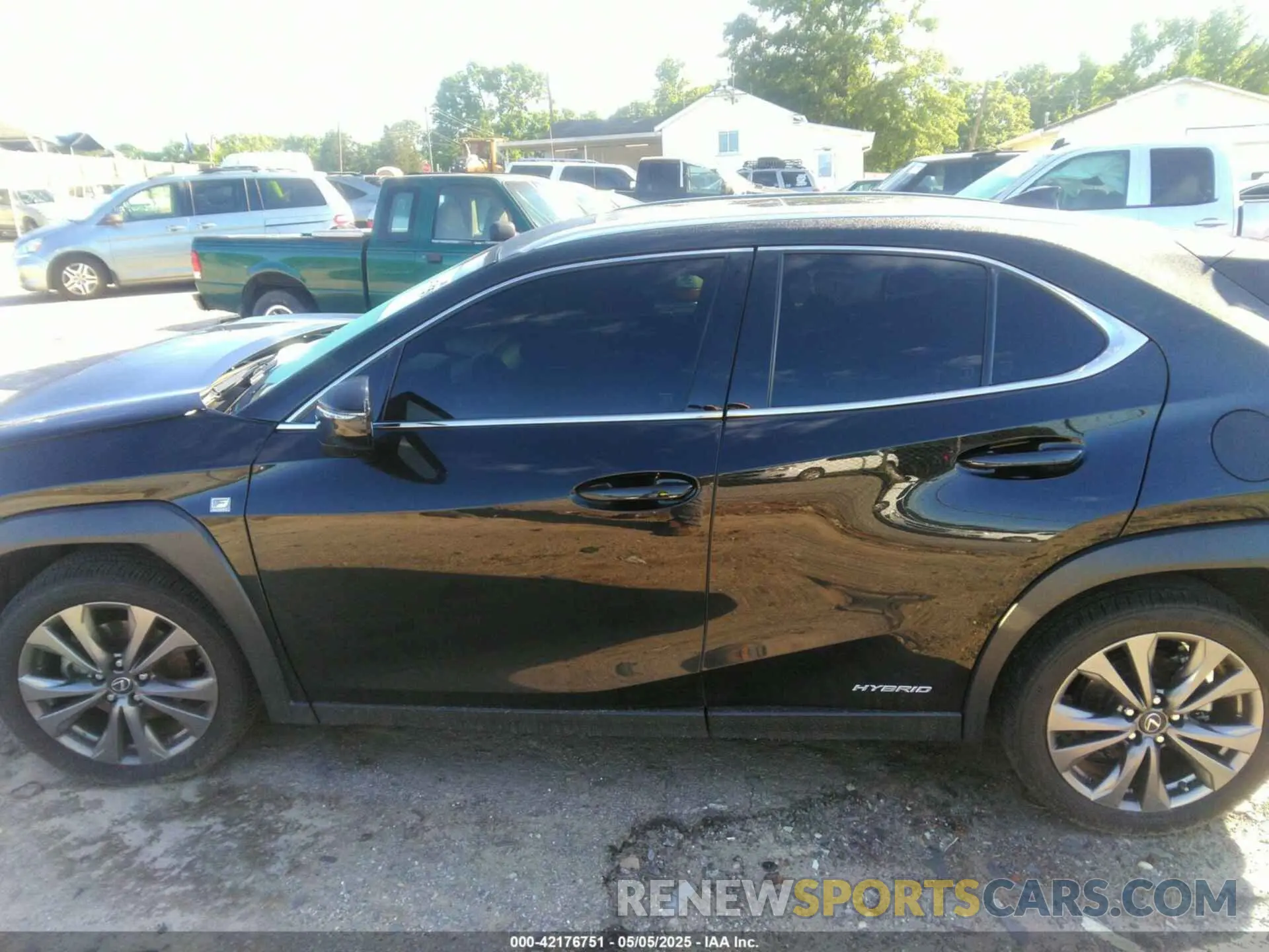 14 Photograph of a damaged car JTHU9JBH7K2012295 LEXUS UX 250H 2019
