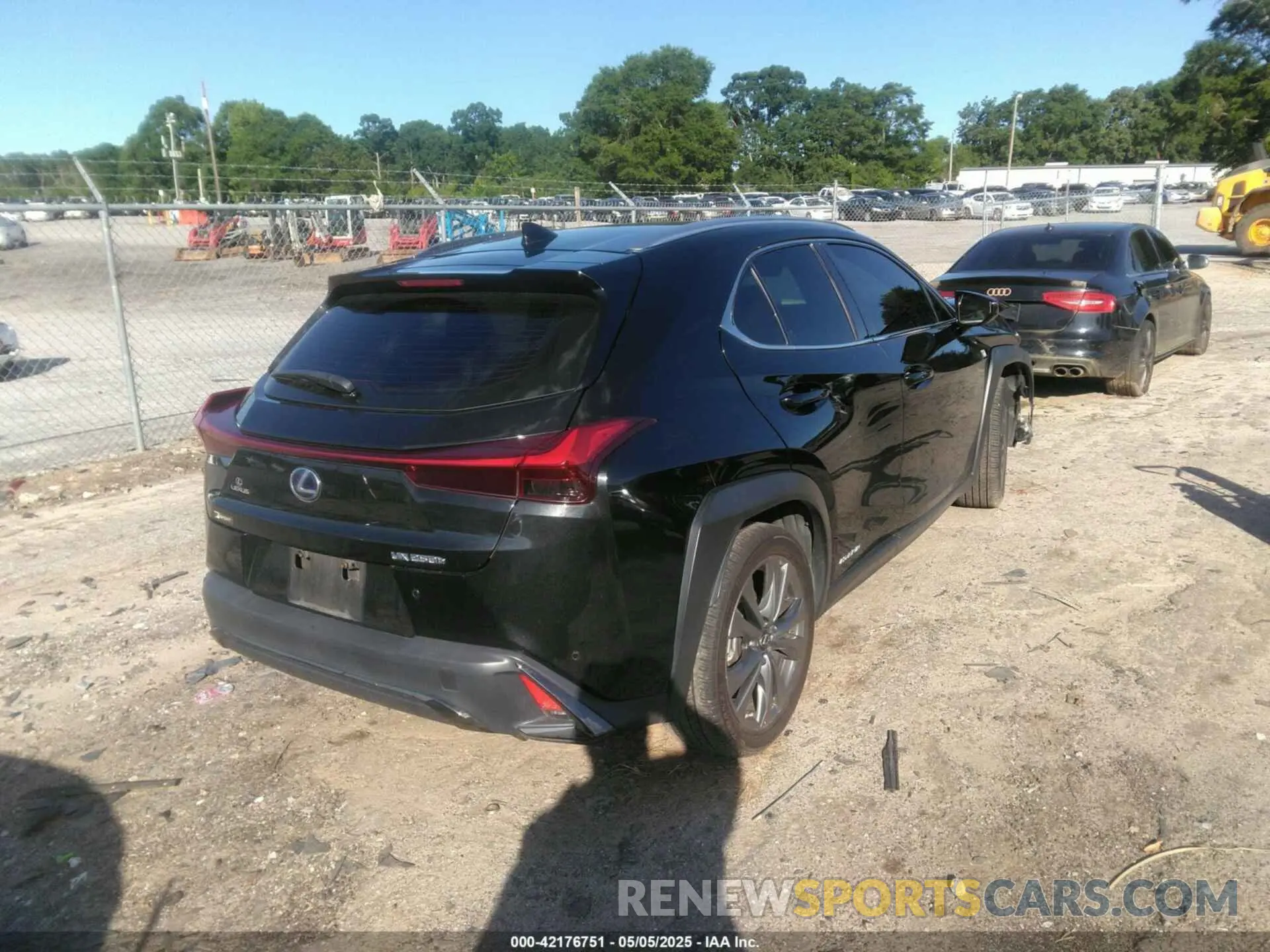 4 Photograph of a damaged car JTHU9JBH7K2012295 LEXUS UX 250H 2019