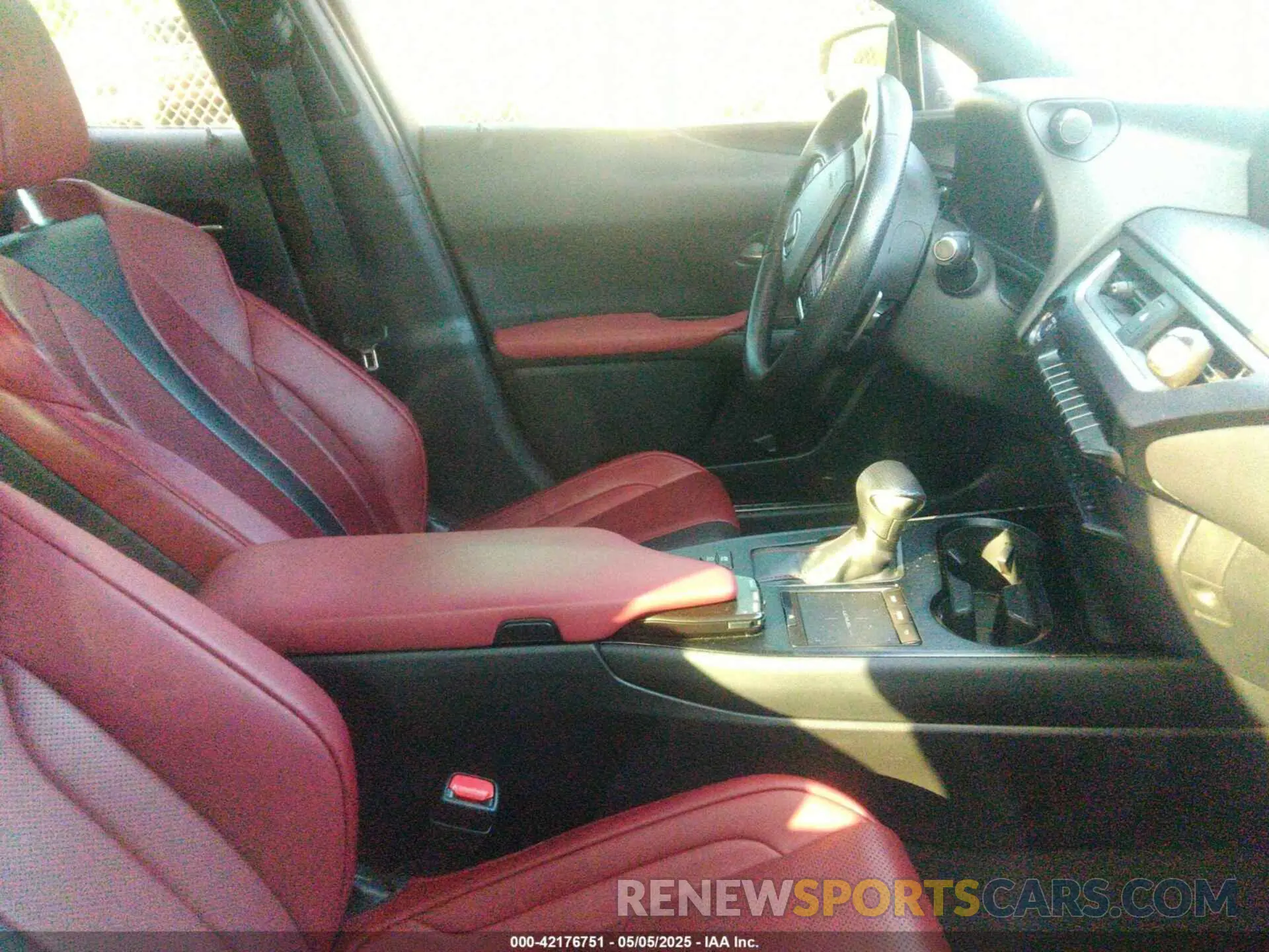 5 Photograph of a damaged car JTHU9JBH7K2012295 LEXUS UX 250H 2019
