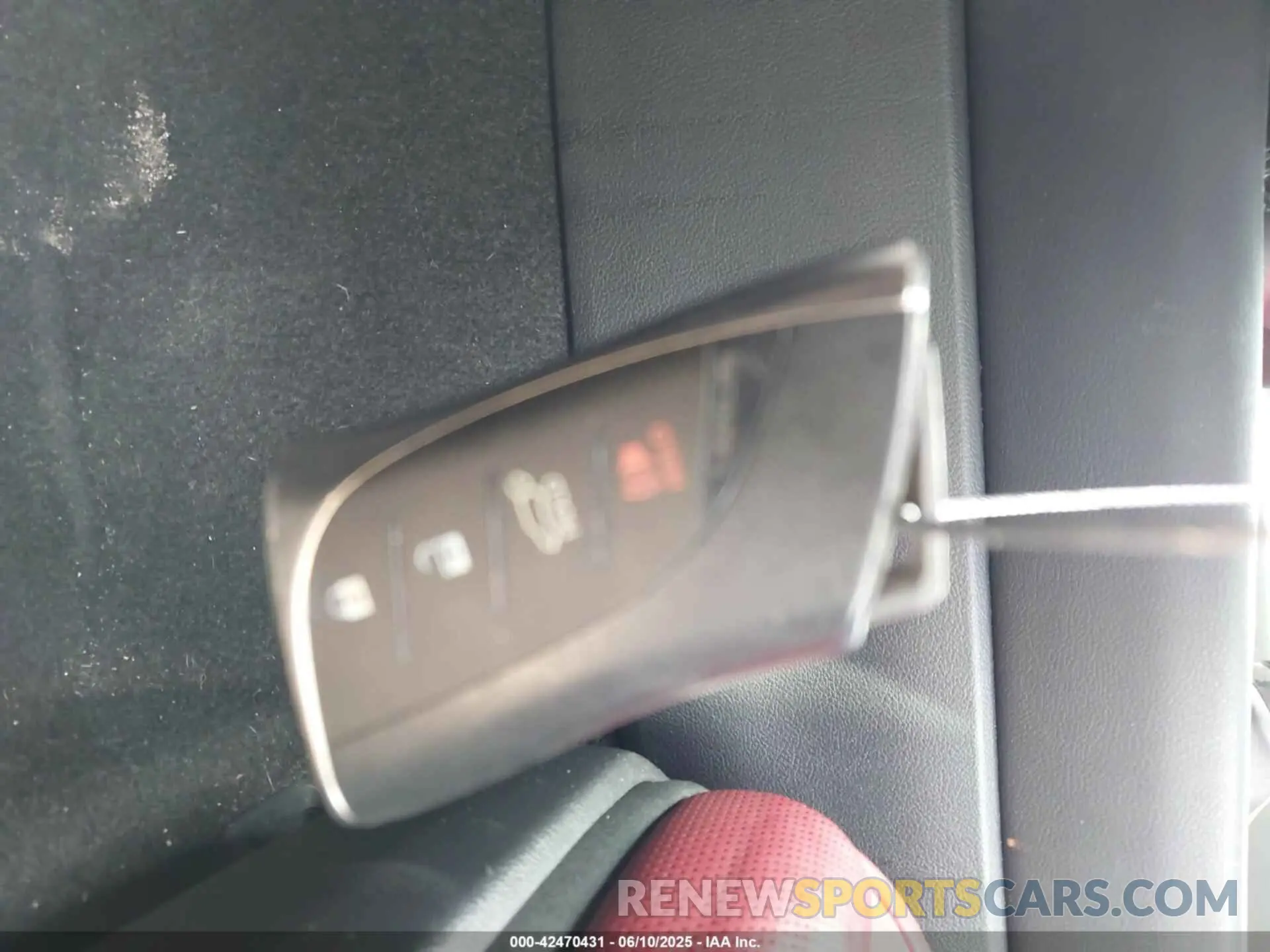 11 Photograph of a damaged car JTHU9JBH7K2012457 LEXUS UX 250H 2019