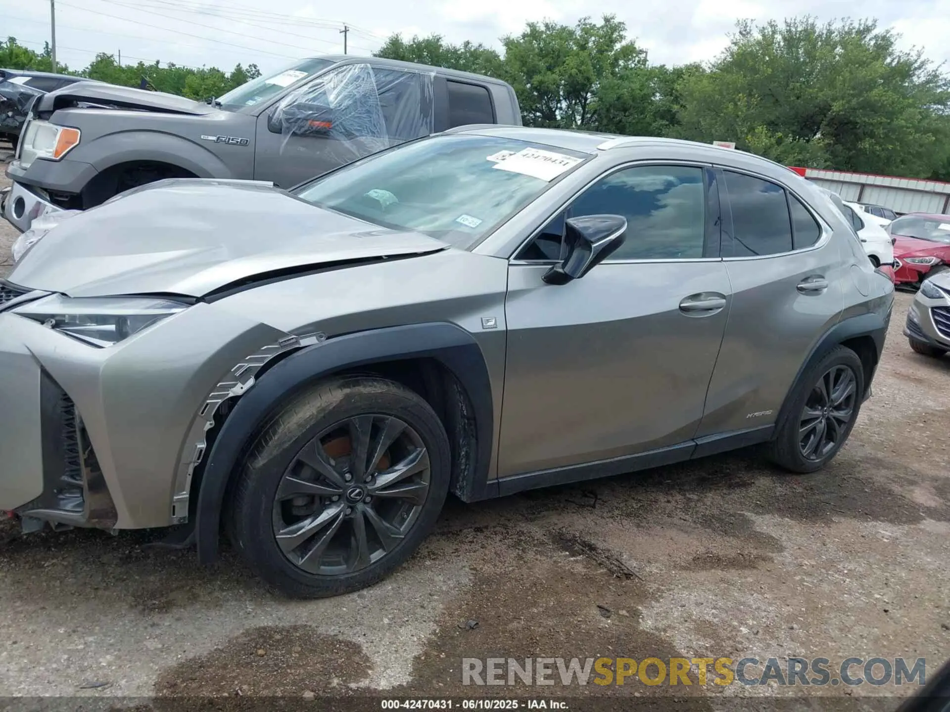 14 Photograph of a damaged car JTHU9JBH7K2012457 LEXUS UX 250H 2019