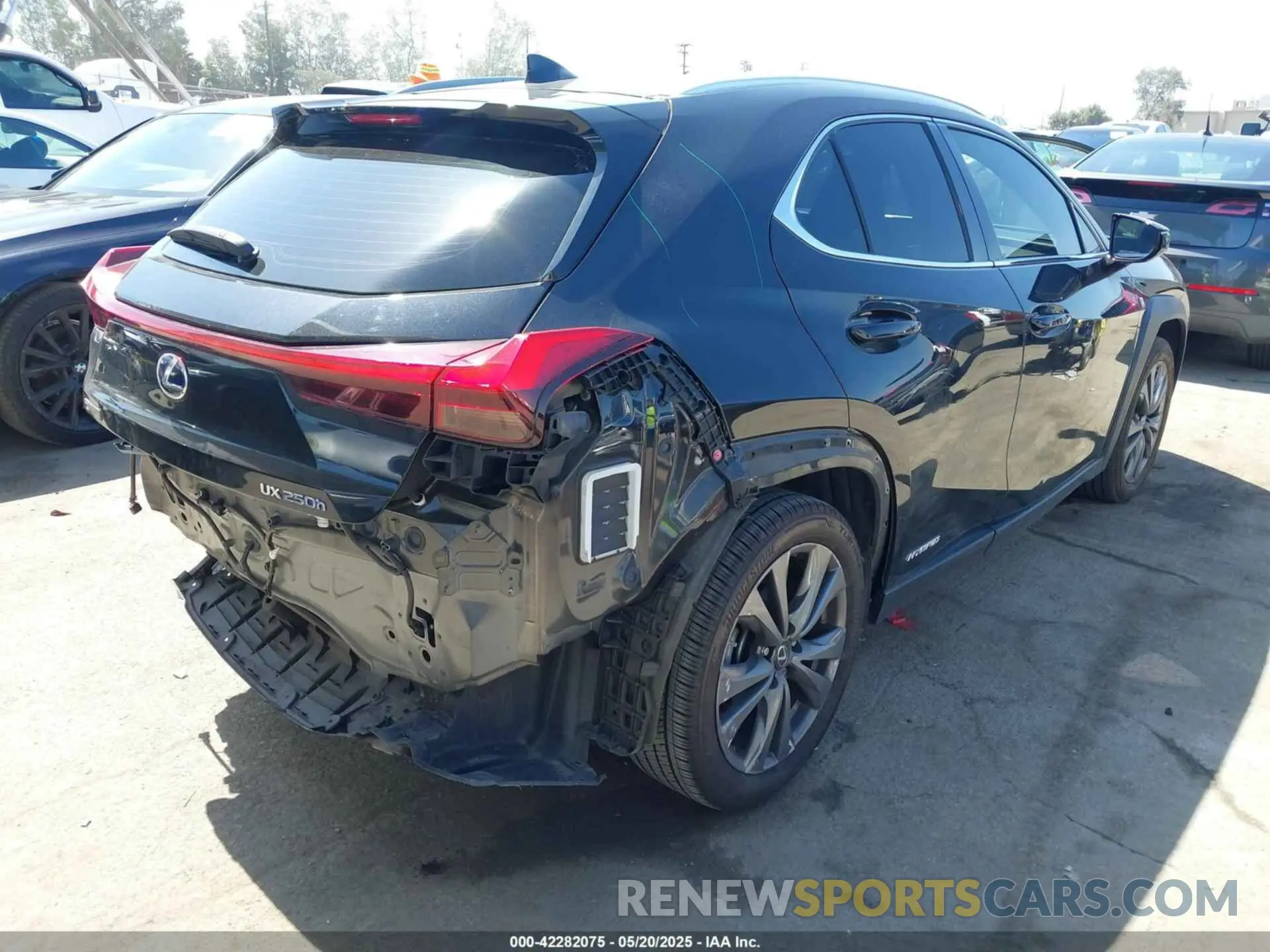 4 Photograph of a damaged car JTHE9JBH3L2031805 LEXUS UX 250H 2020