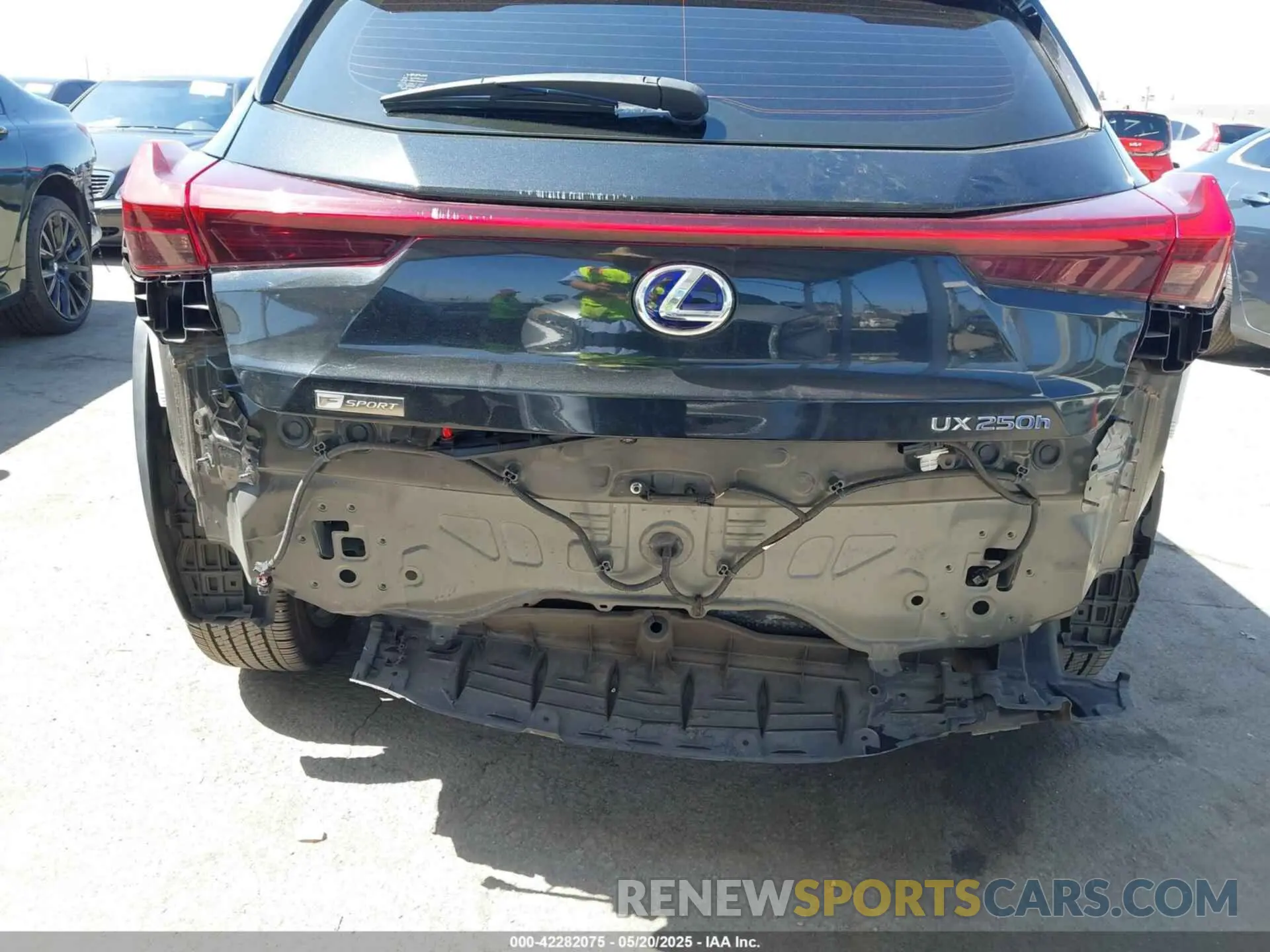 6 Photograph of a damaged car JTHE9JBH3L2031805 LEXUS UX 250H 2020