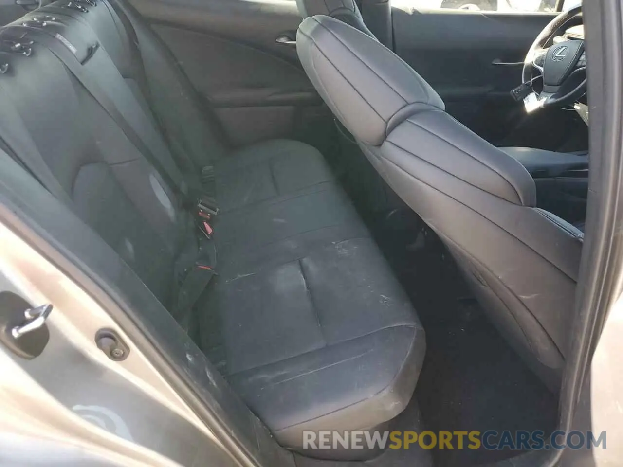 11 Photograph of a damaged car JTHE9JBH5L2035631 LEXUS UX 250H 2020