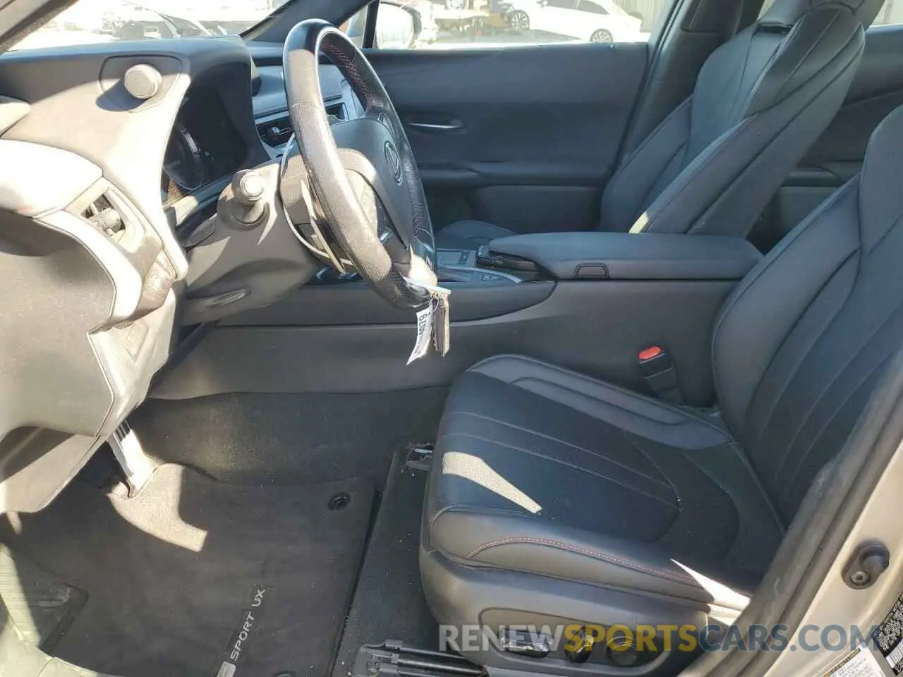 7 Photograph of a damaged car JTHE9JBH5L2035631 LEXUS UX 250H 2020