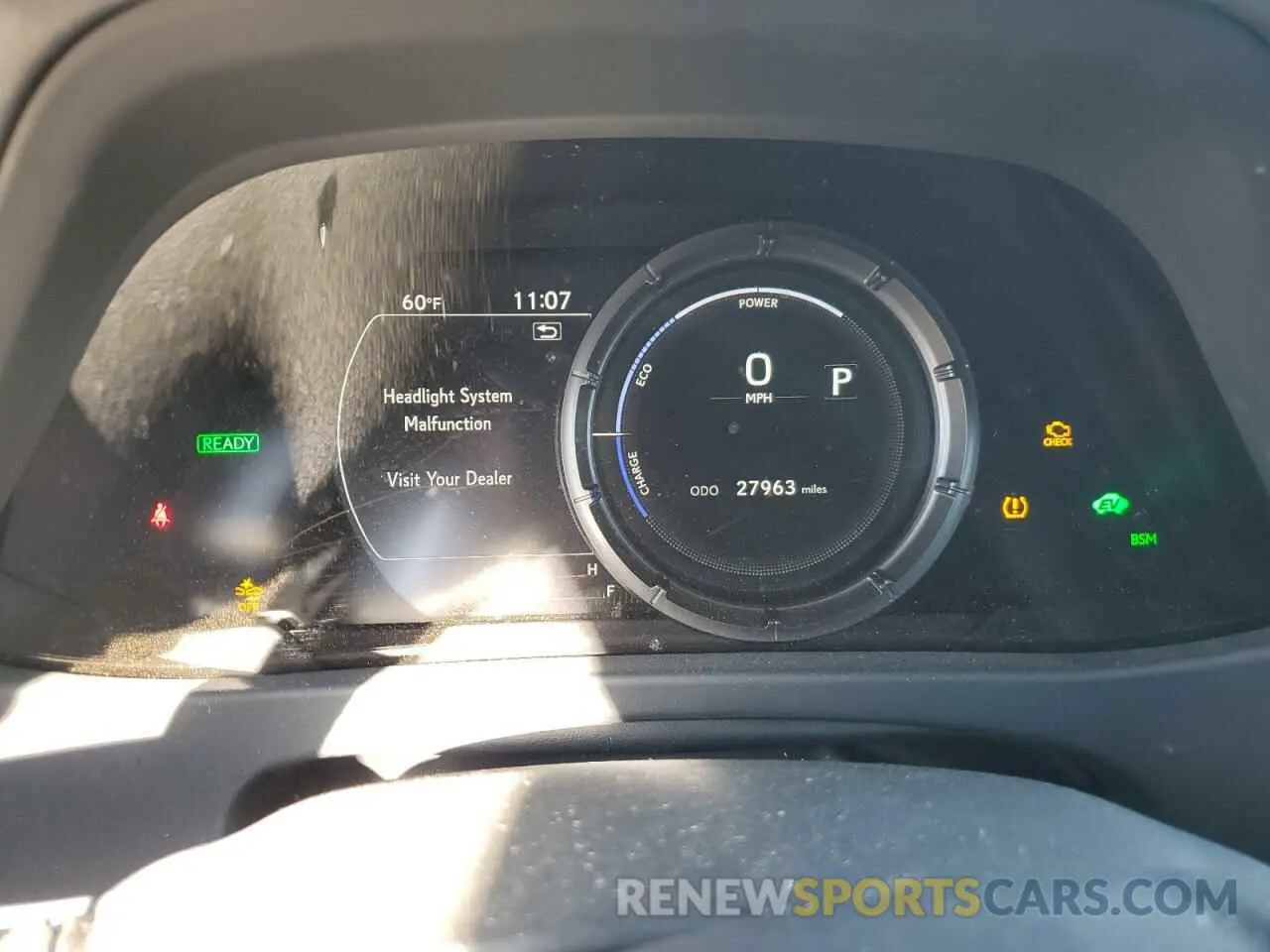 9 Photograph of a damaged car JTHE9JBH5L2035631 LEXUS UX 250H 2020