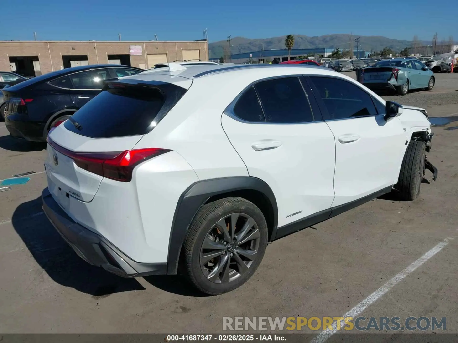 4 Photograph of a damaged car JTHE9JBH7L2032553 LEXUS UX 250H 2020
