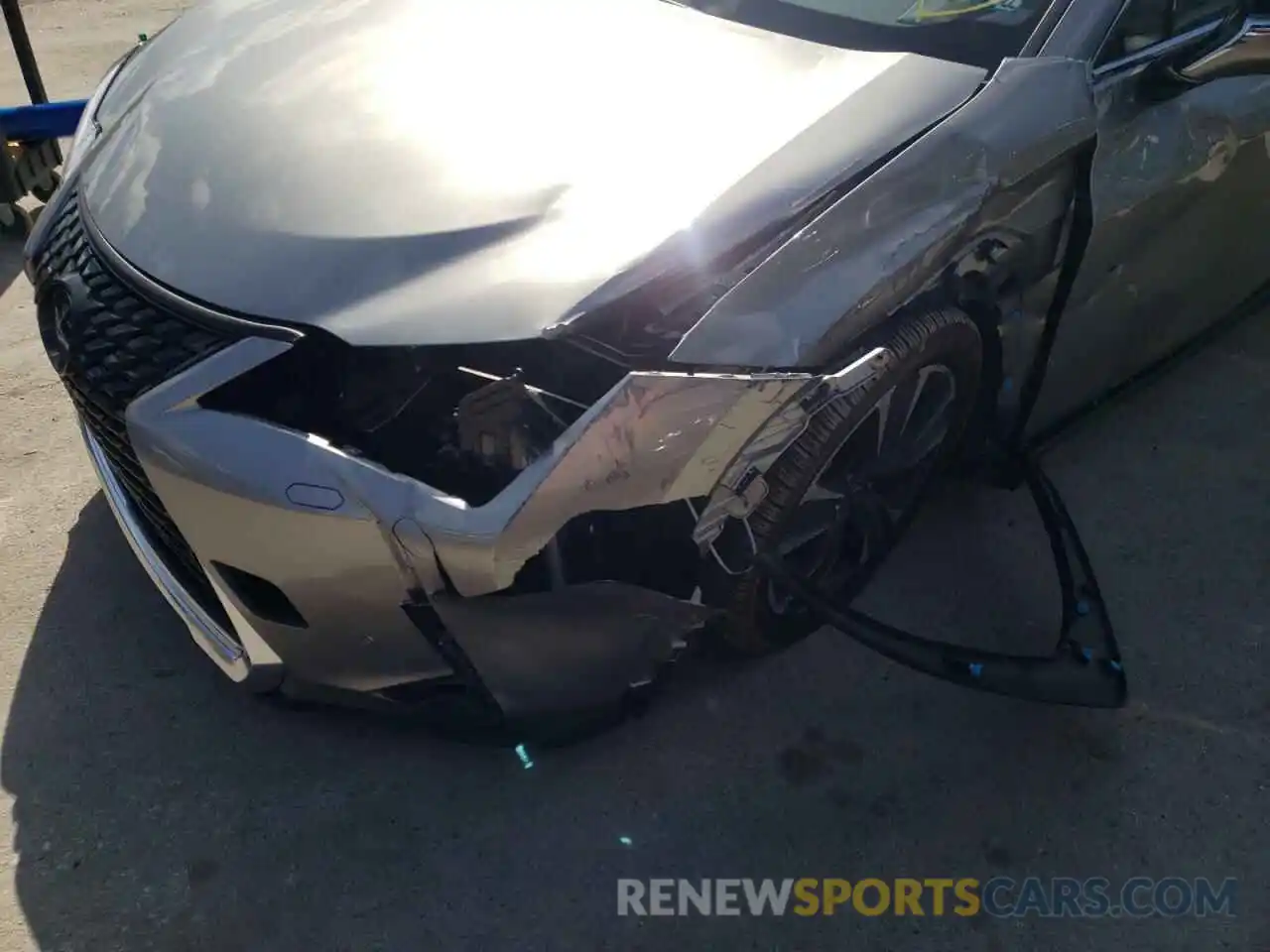 9 Photograph of a damaged car JTHL9JBH5L2030629 LEXUS UX 250H 2020