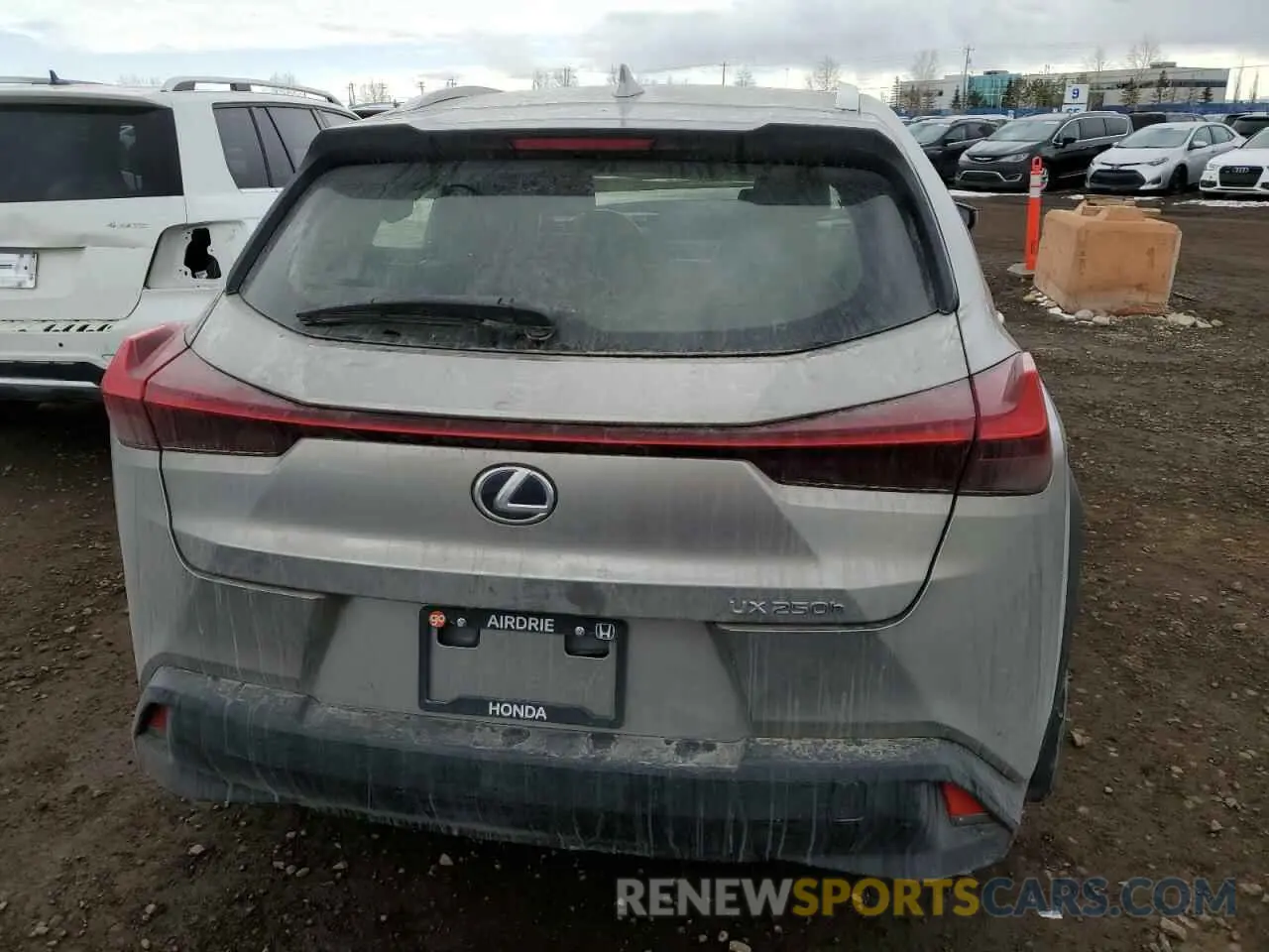 6 Photograph of a damaged car JTHP9JBH0L2028417 LEXUS UX 250H 2020