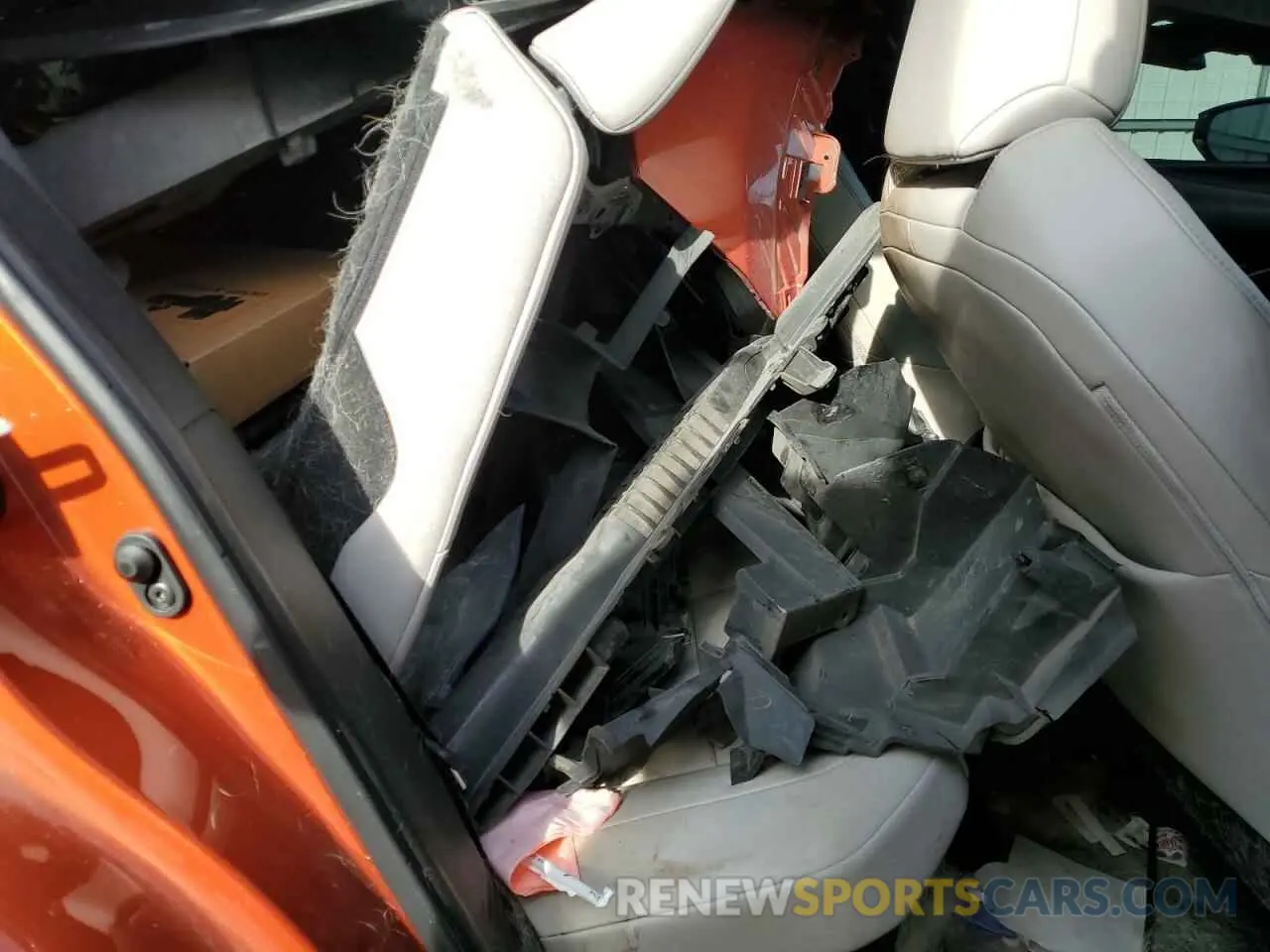 11 Photograph of a damaged car JTHP9JBH4L2022331 LEXUS UX 250H 2020