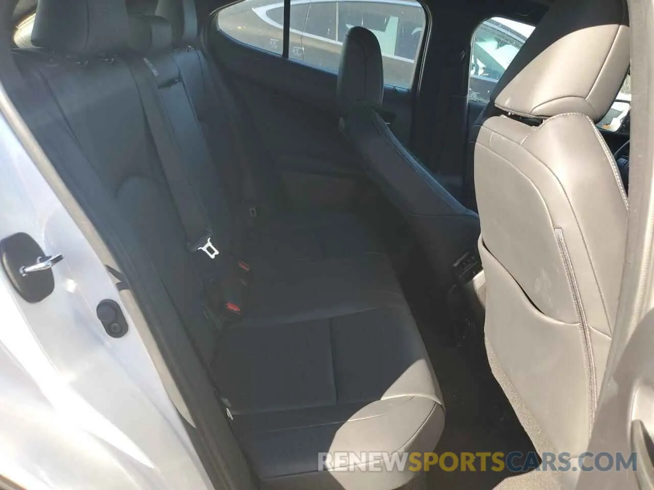 10 Photograph of a damaged car JTHP9JBH4L2023060 LEXUS UX 250H 2020