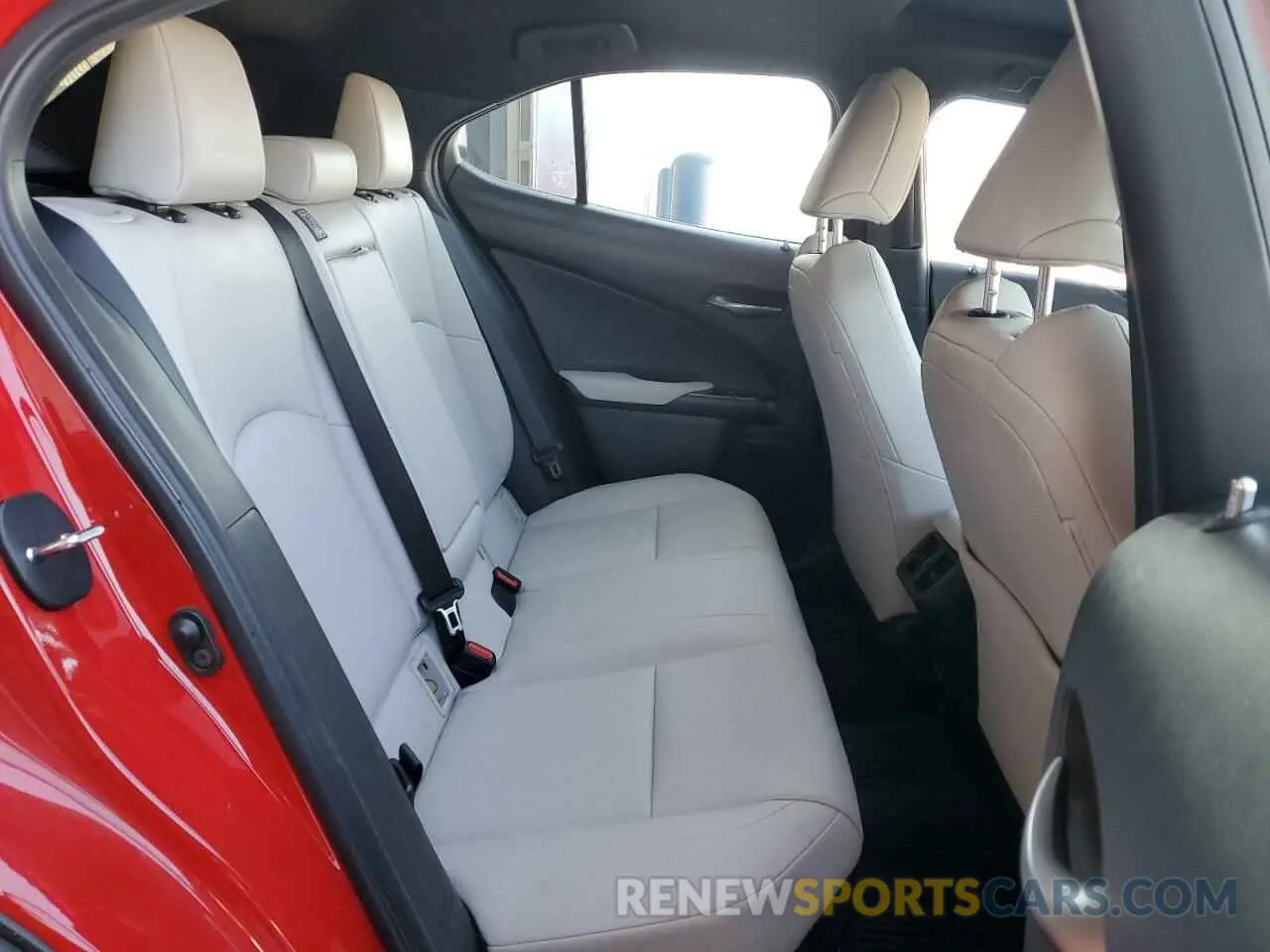 11 Photograph of a damaged car JTHP9JBH5L2034147 LEXUS UX 250H 2020