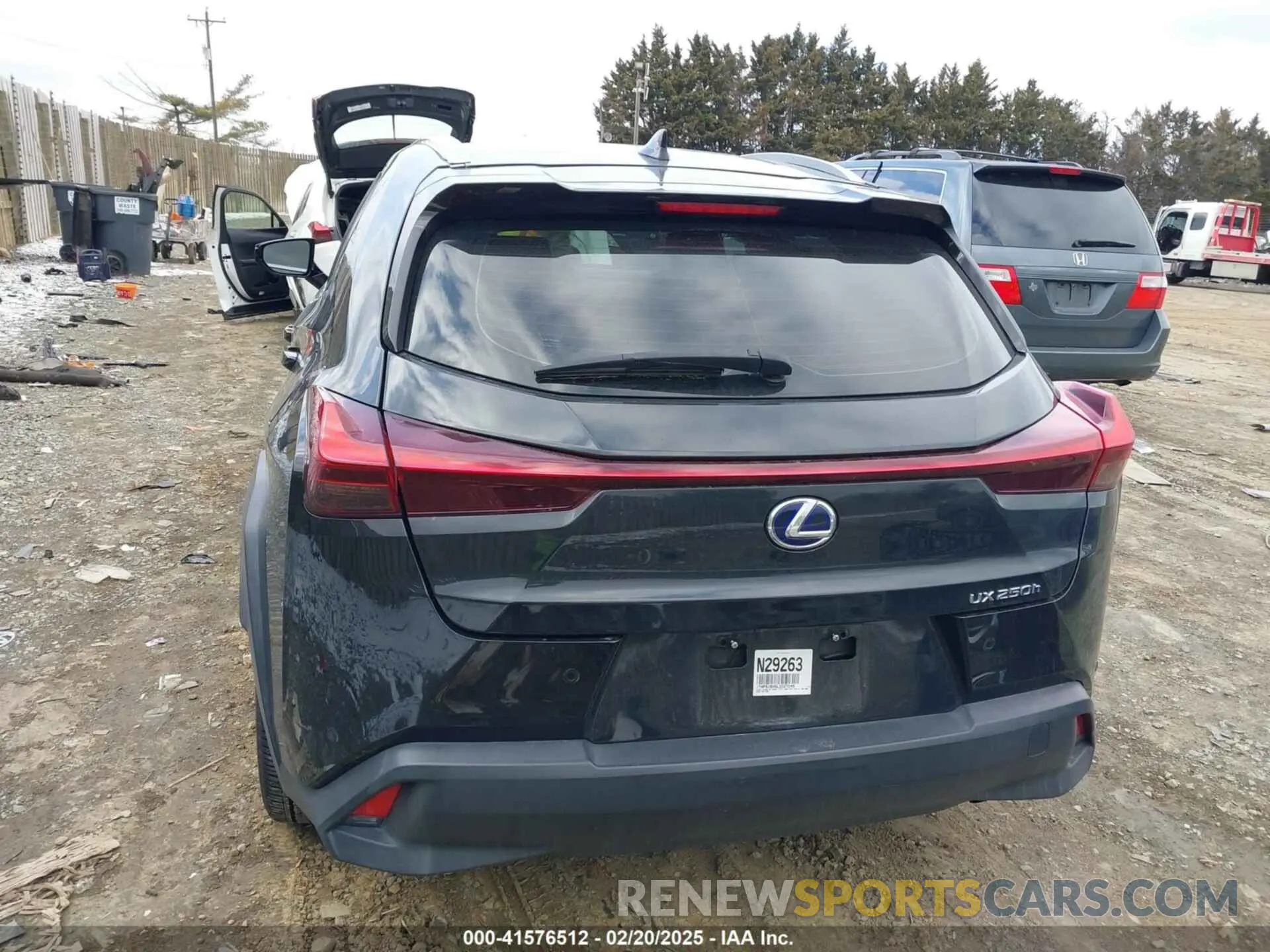 17 Photograph of a damaged car JTHP9JBH6L2027045 LEXUS UX 250H 2020