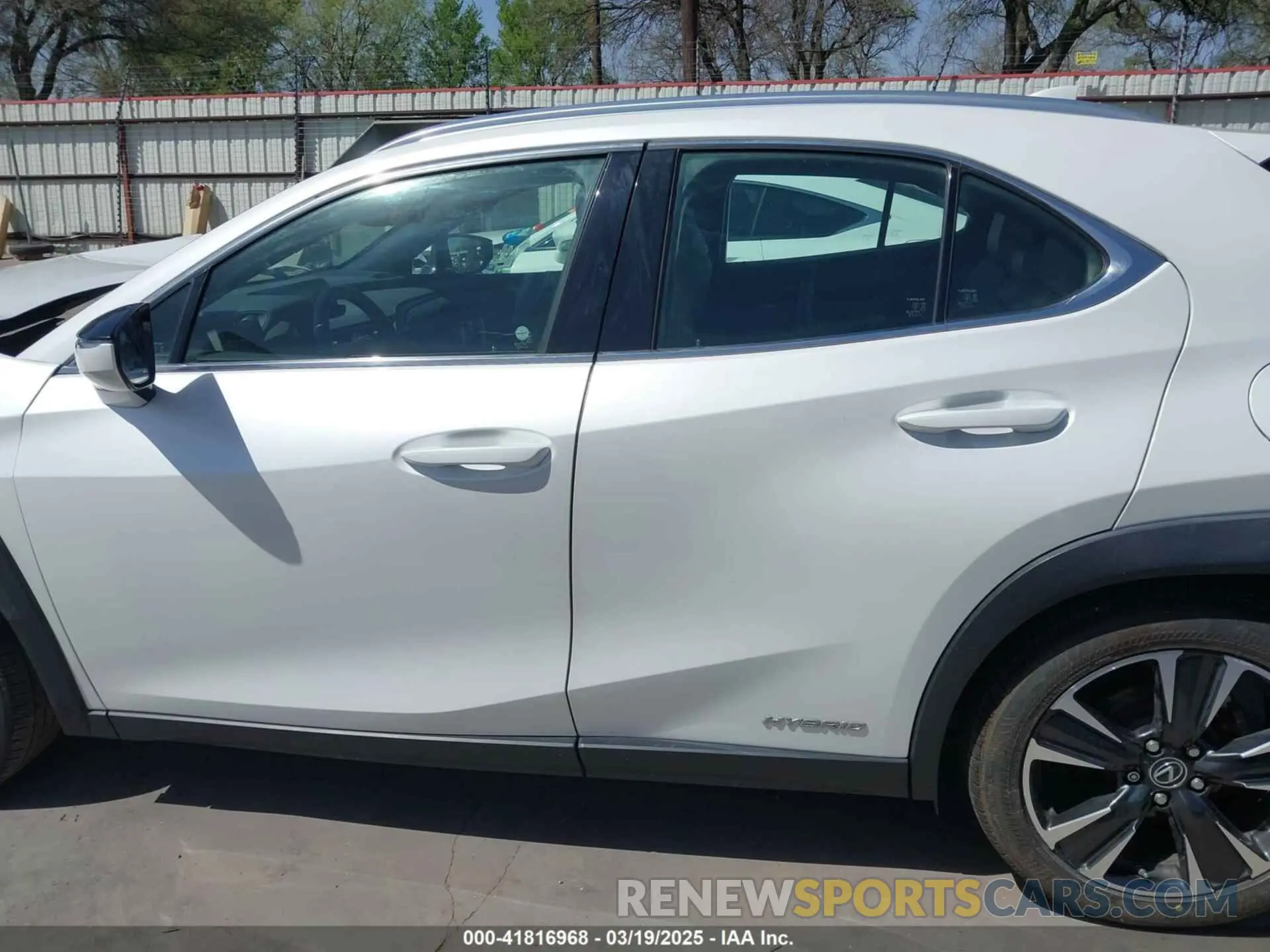 15 Photograph of a damaged car JTHP9JBH6L2031919 LEXUS UX 250H 2020