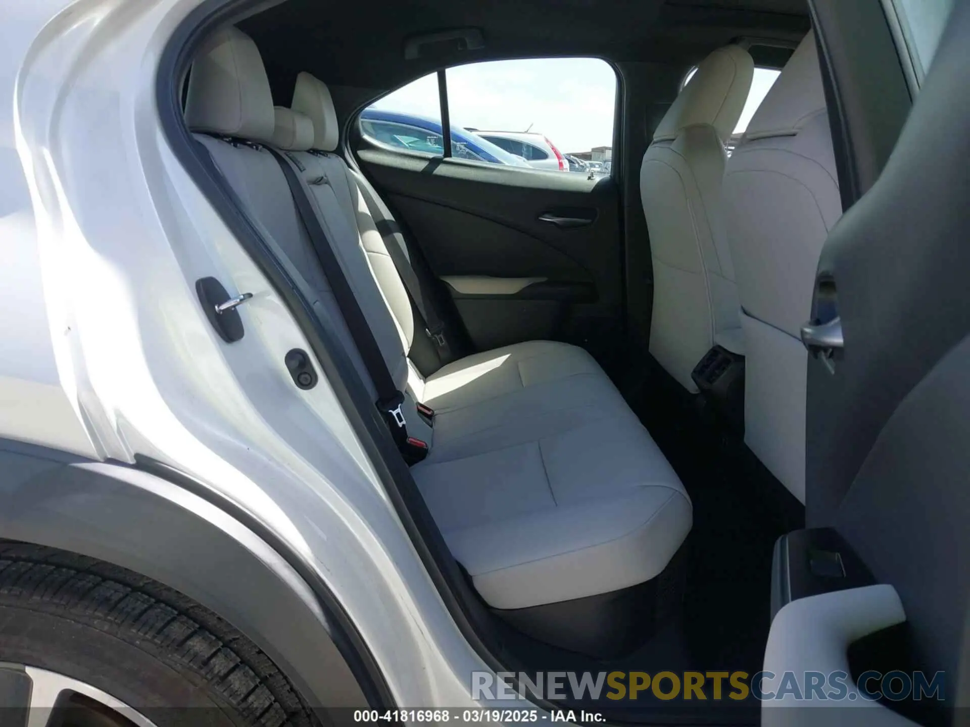 8 Photograph of a damaged car JTHP9JBH6L2031919 LEXUS UX 250H 2020