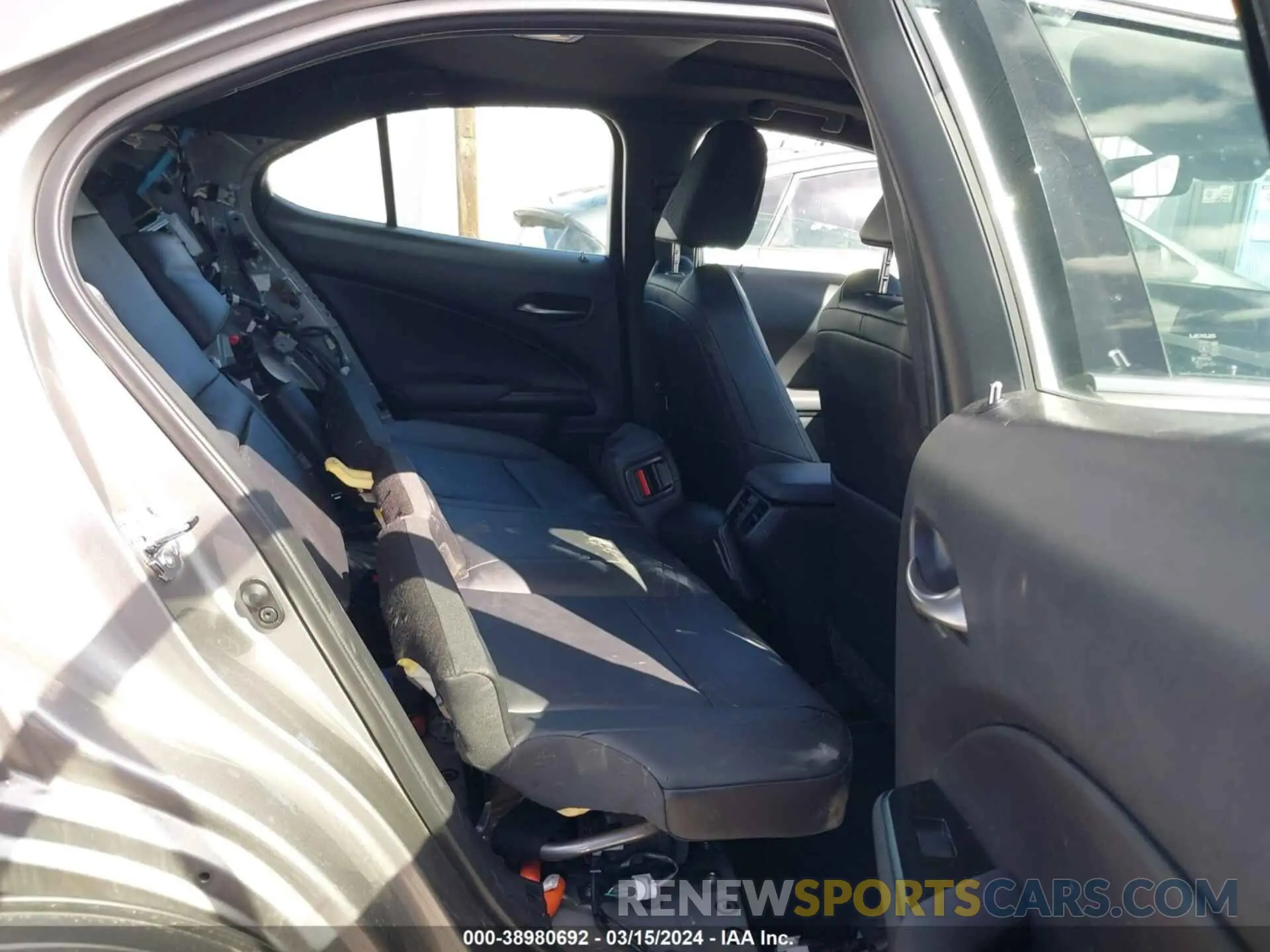 8 Photograph of a damaged car JTHP9JBH7L2022517 LEXUS UX 250H 2020