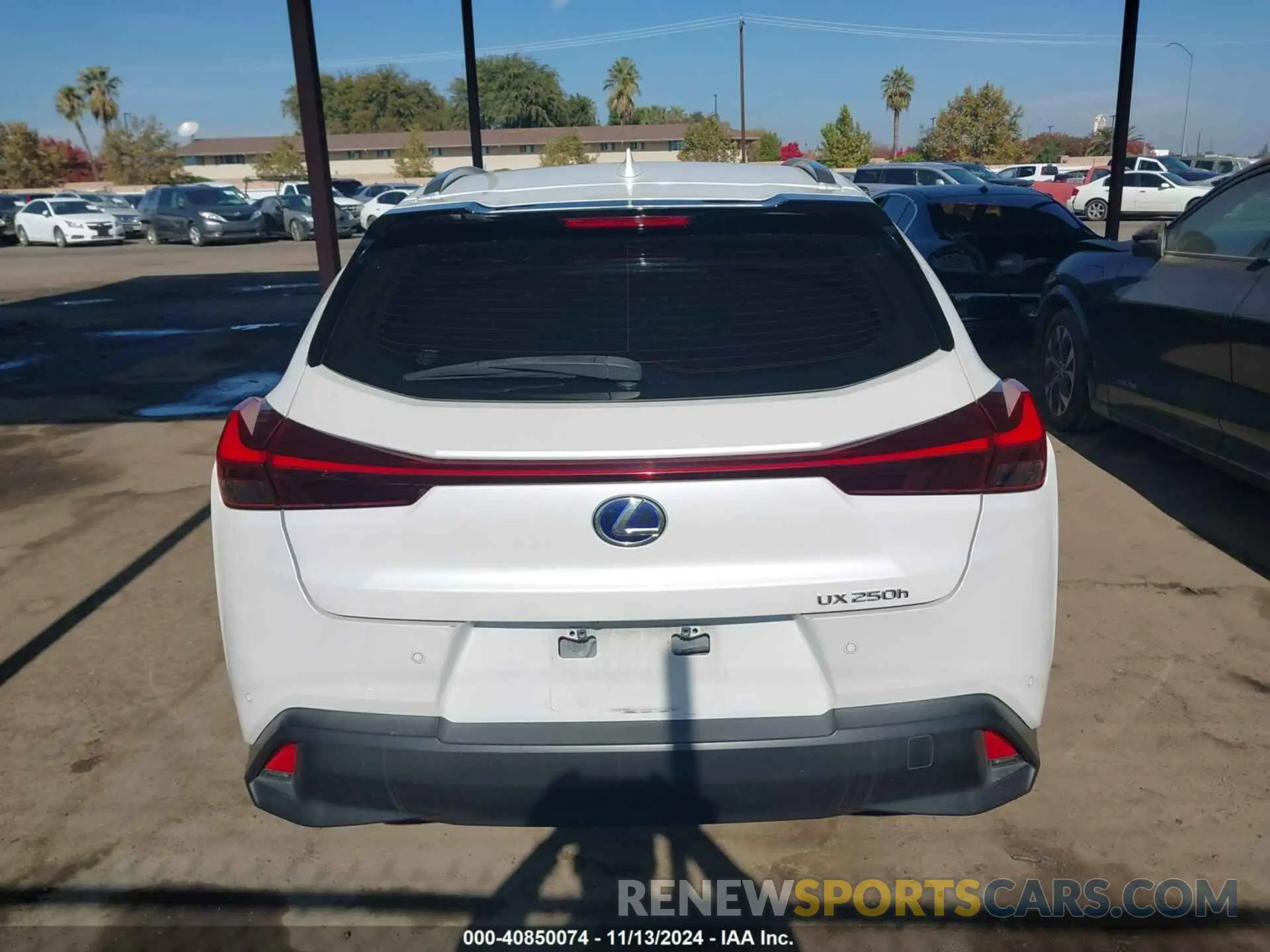 17 Photograph of a damaged car JTHP9JBH8L2027189 LEXUS UX 250H 2020