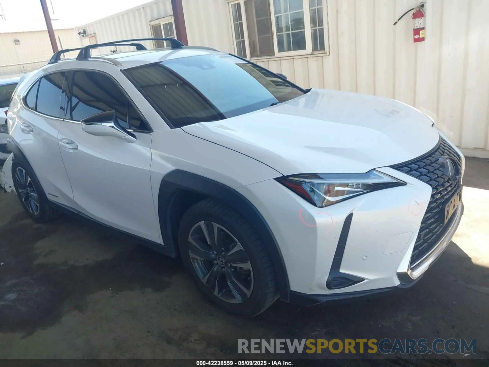 1 Photograph of a damaged car JTHP9JBH8L2033378 LEXUS UX 250H 2020