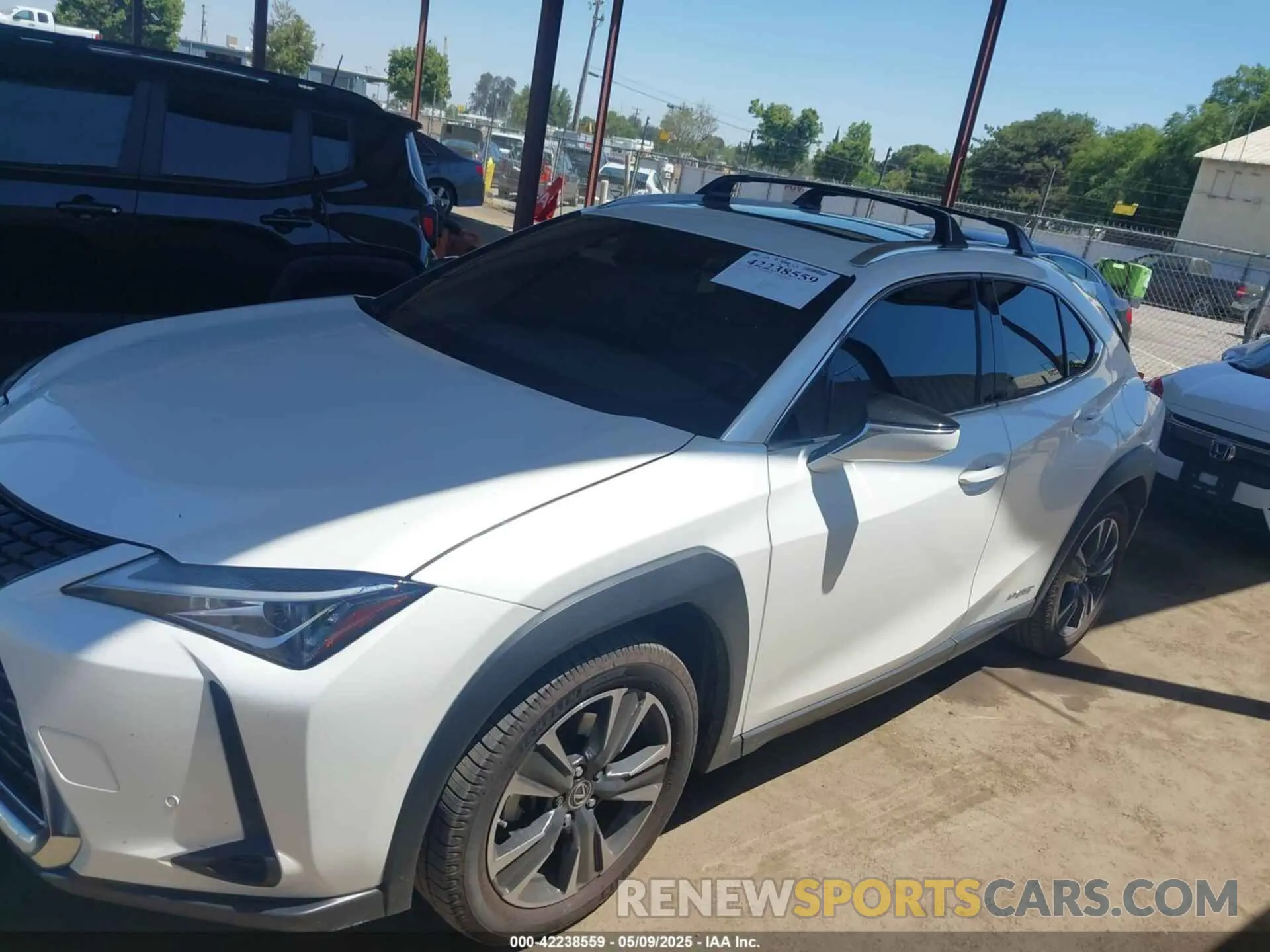 14 Photograph of a damaged car JTHP9JBH8L2033378 LEXUS UX 250H 2020