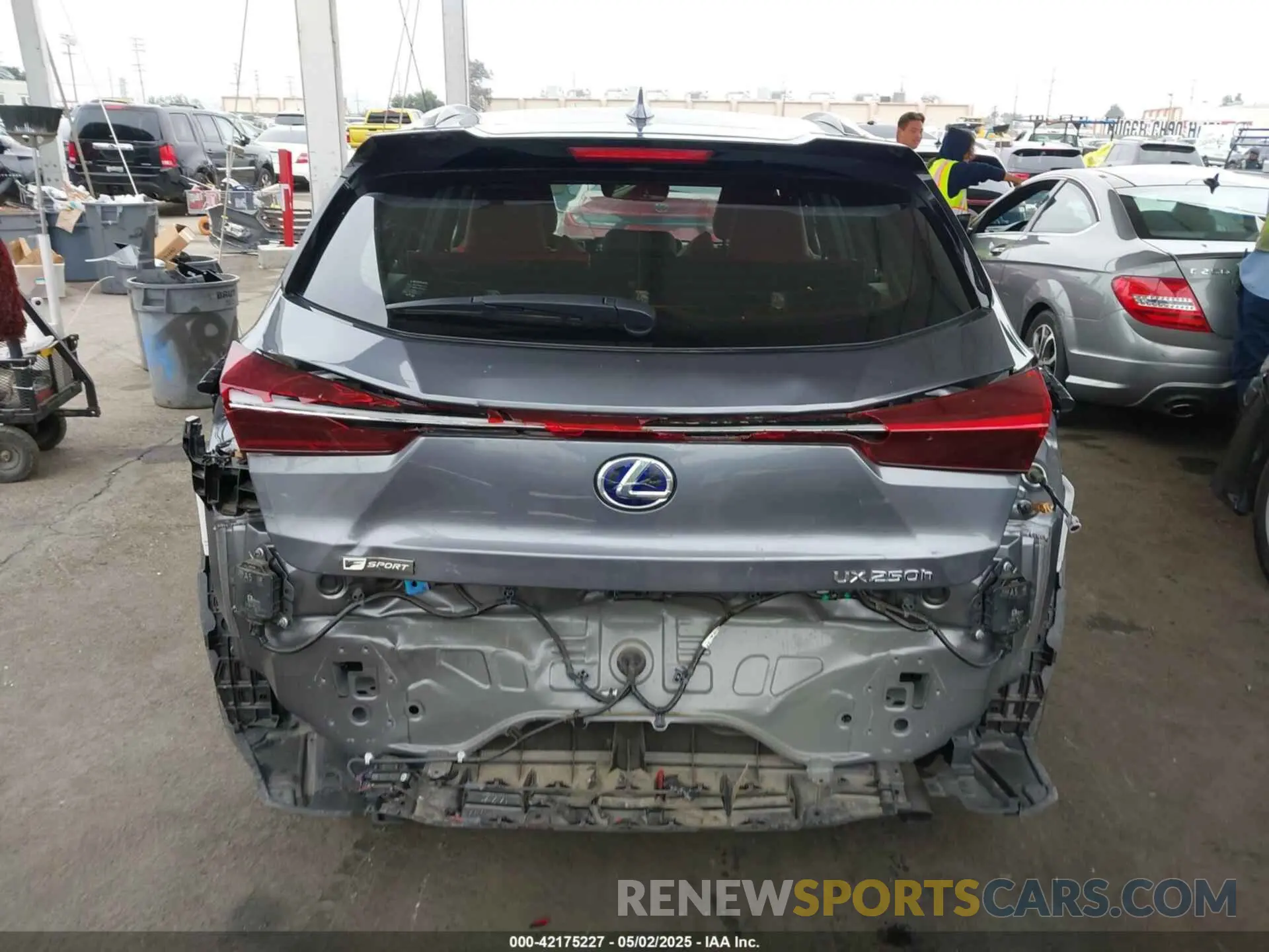 17 Photograph of a damaged car JTHR9JBH0L2025493 LEXUS UX 250H 2020