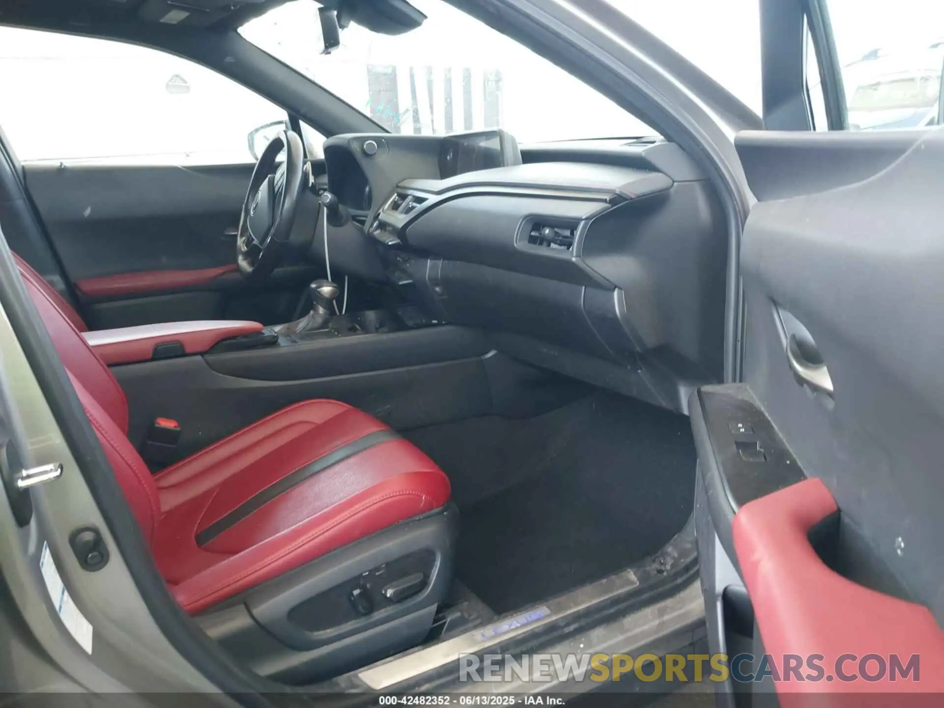 5 Photograph of a damaged car JTHR9JBH3L2021034 LEXUS UX 250H 2020
