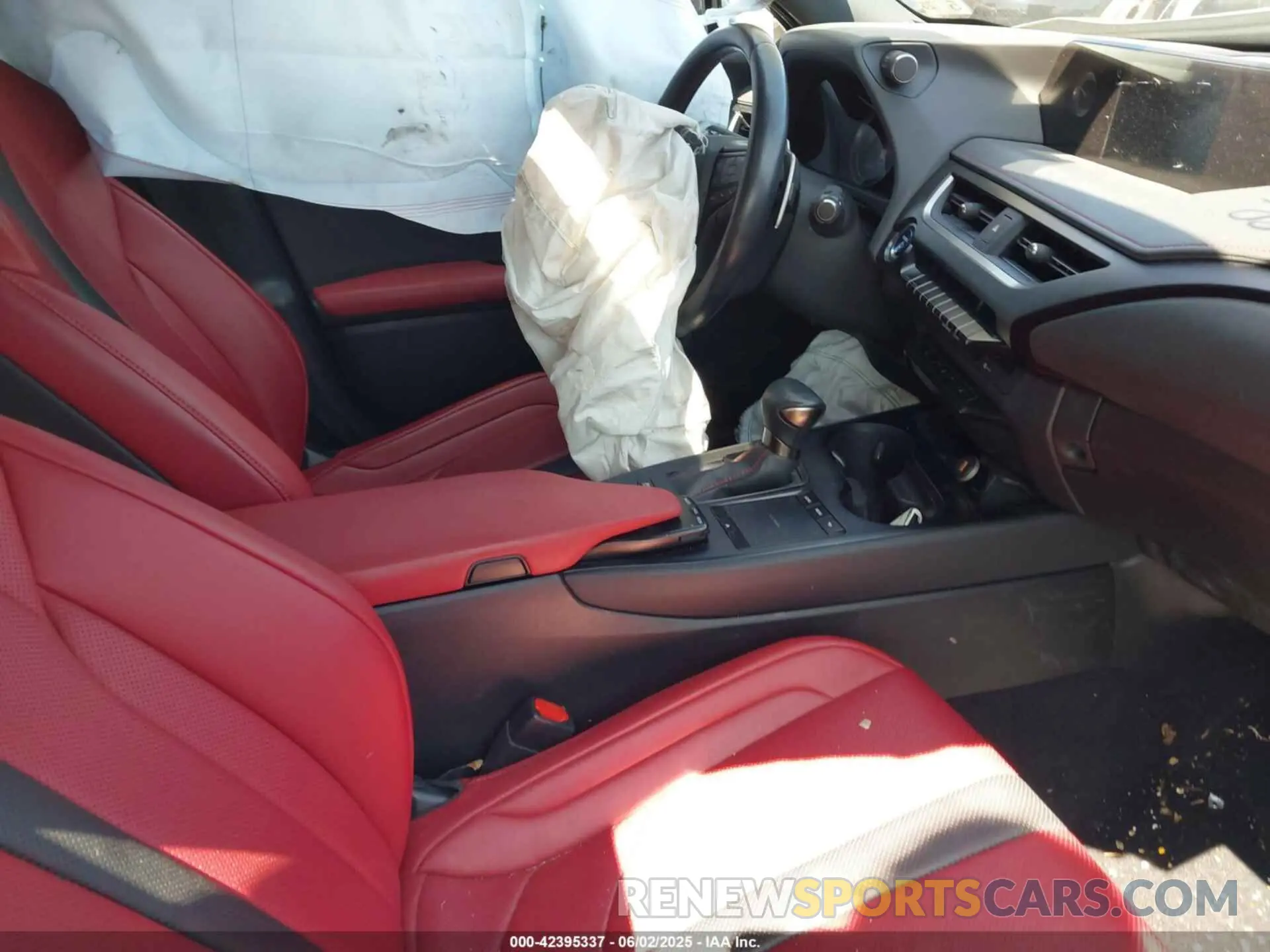 5 Photograph of a damaged car JTHR9JBH3L2036827 LEXUS UX 250H 2020